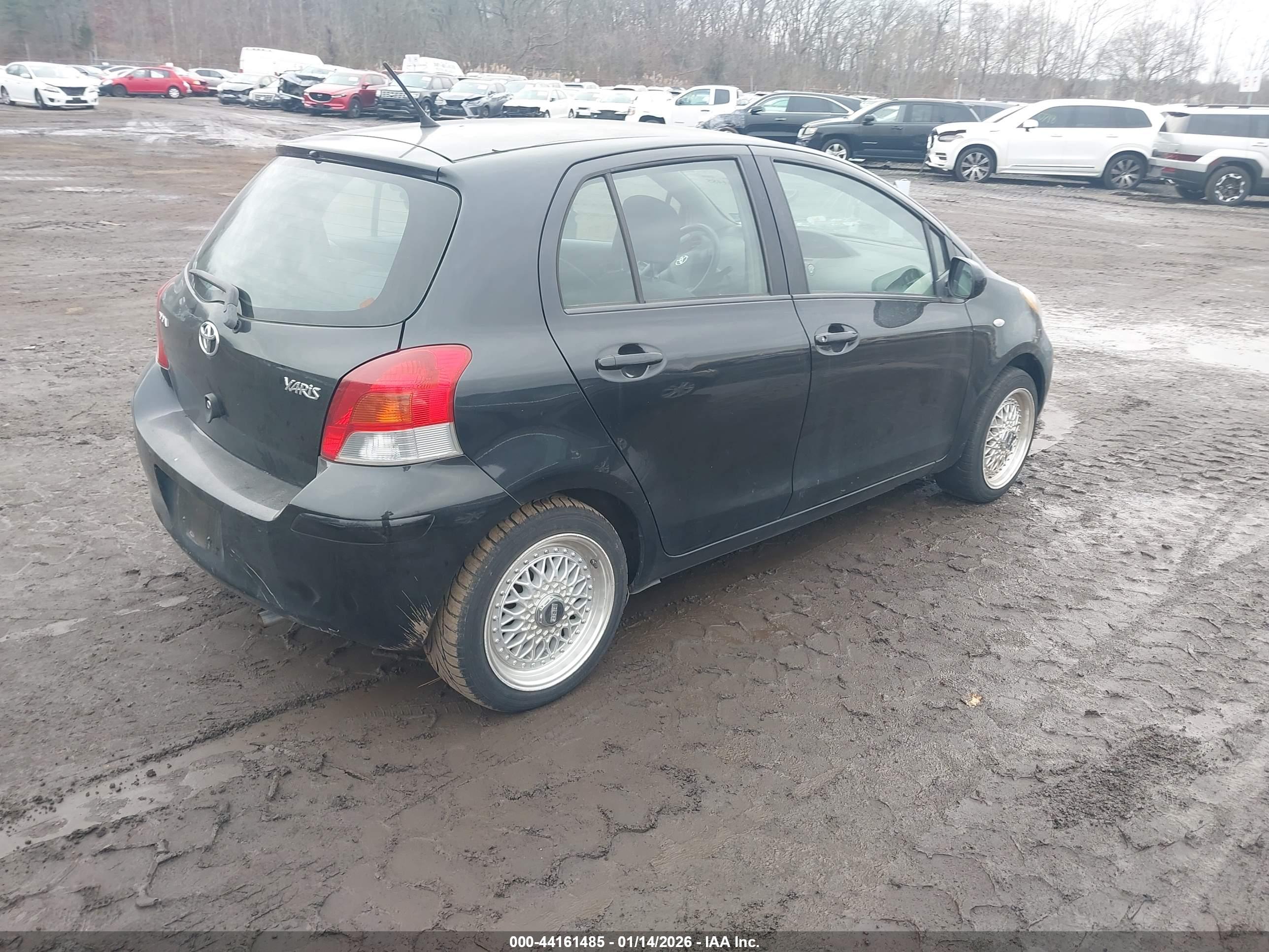 TOYOTA YARIS image 4