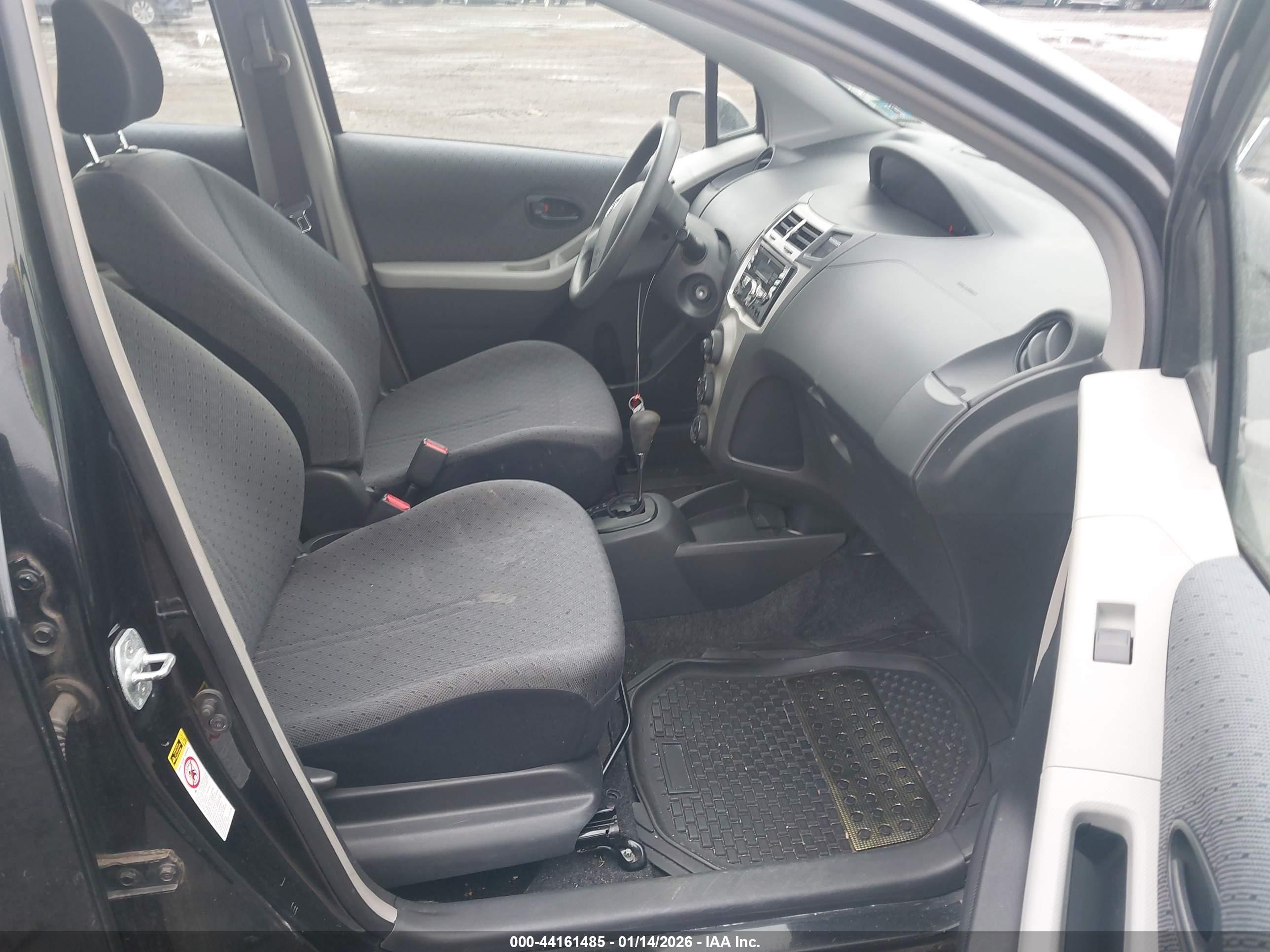 TOYOTA YARIS image 5