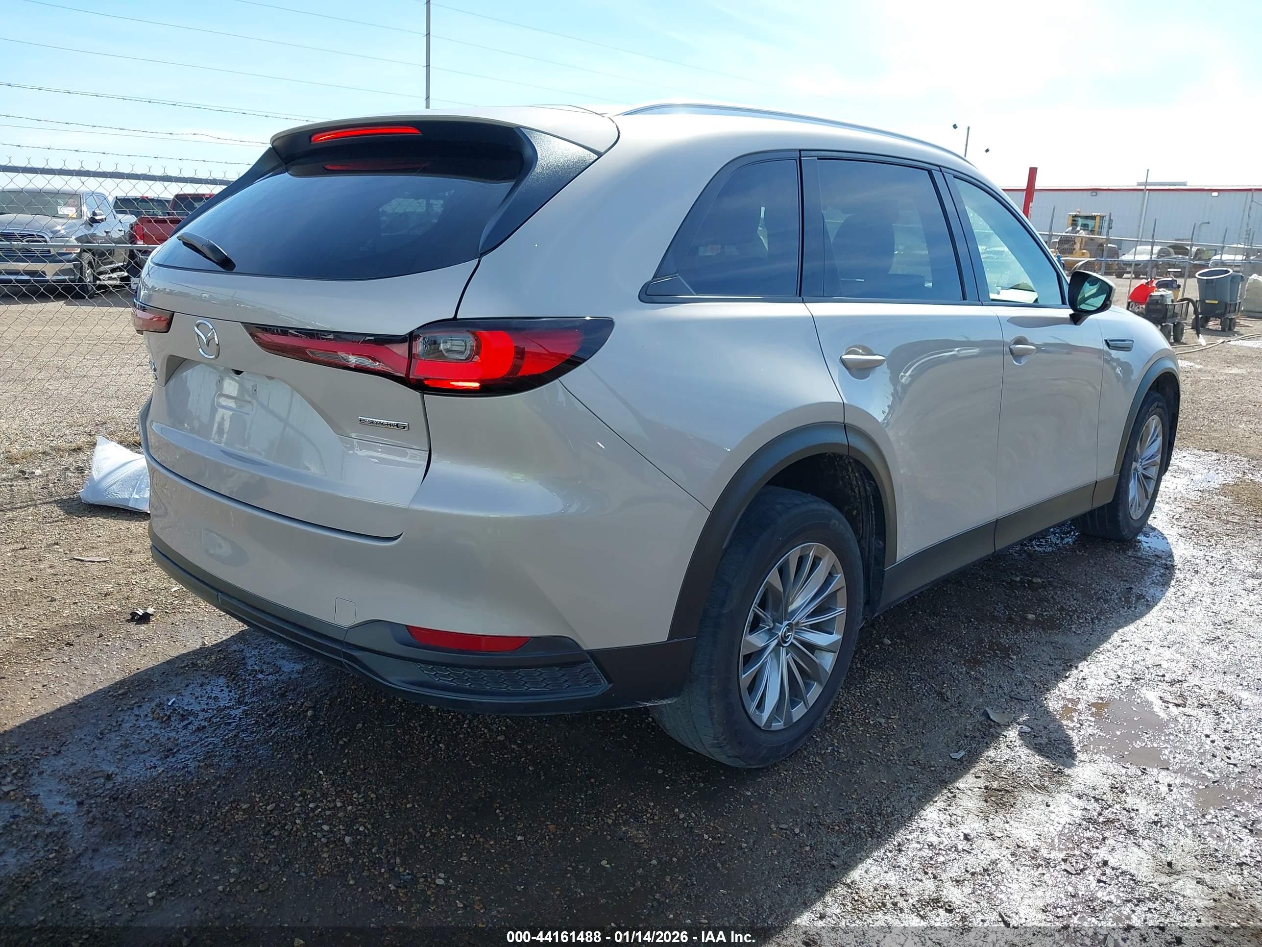 MAZDA CX-90 image 4