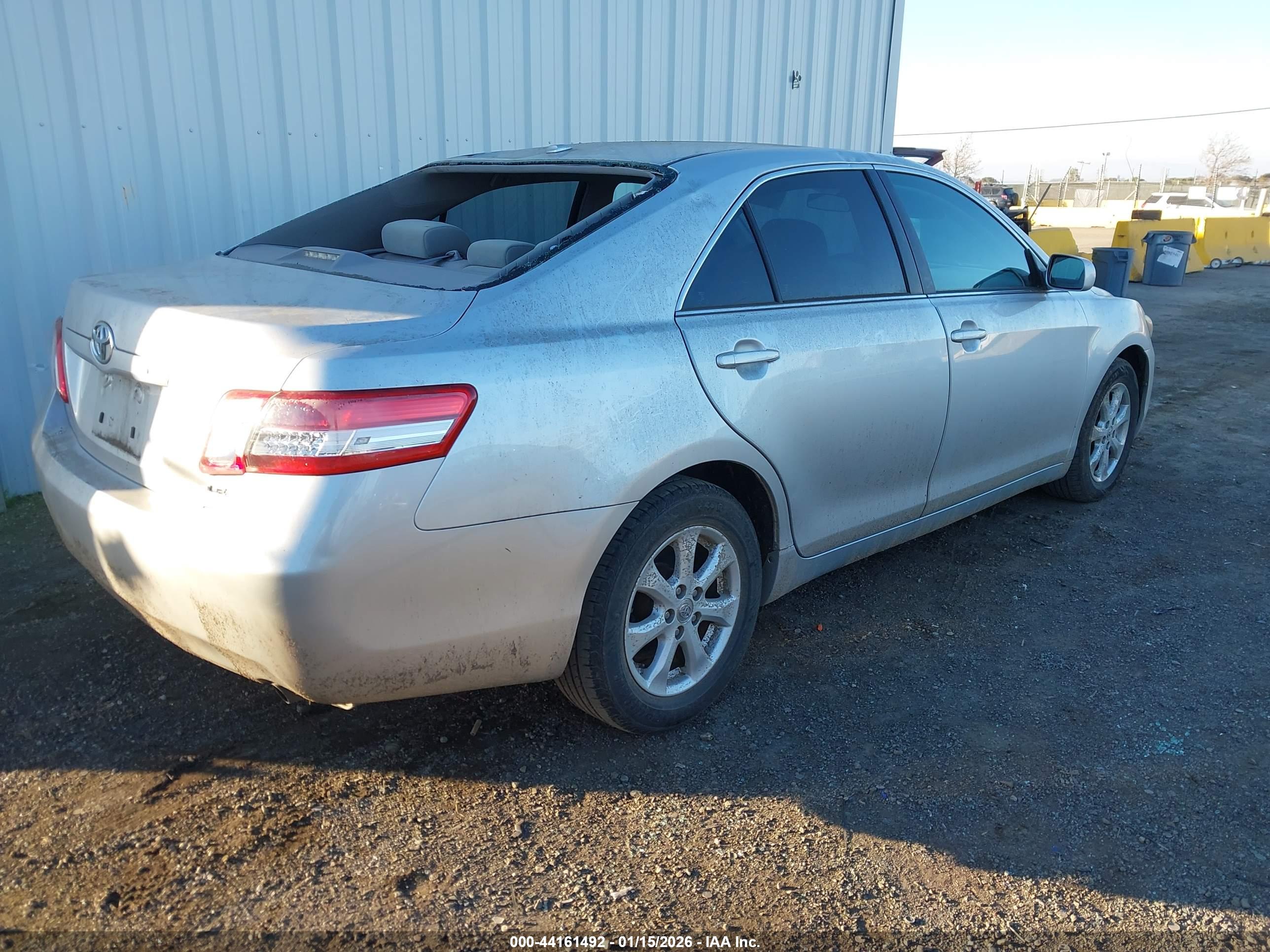 TOYOTA CAMRY image 4