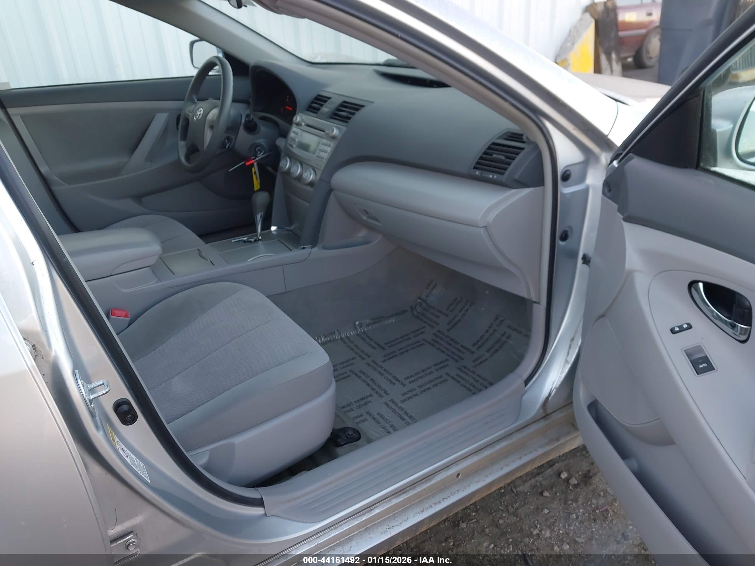 TOYOTA CAMRY image 5