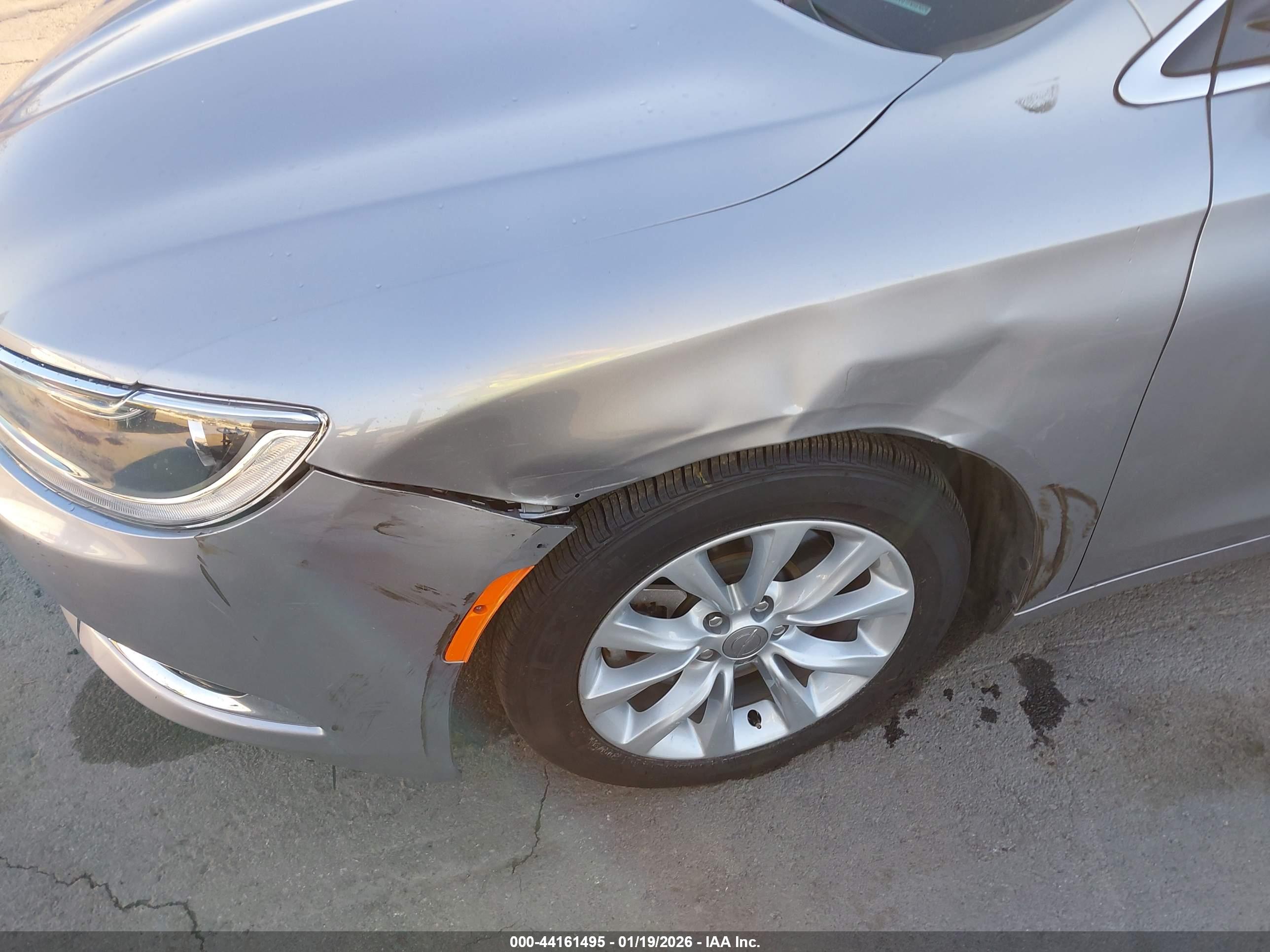 CHRYSLER 200 image 6