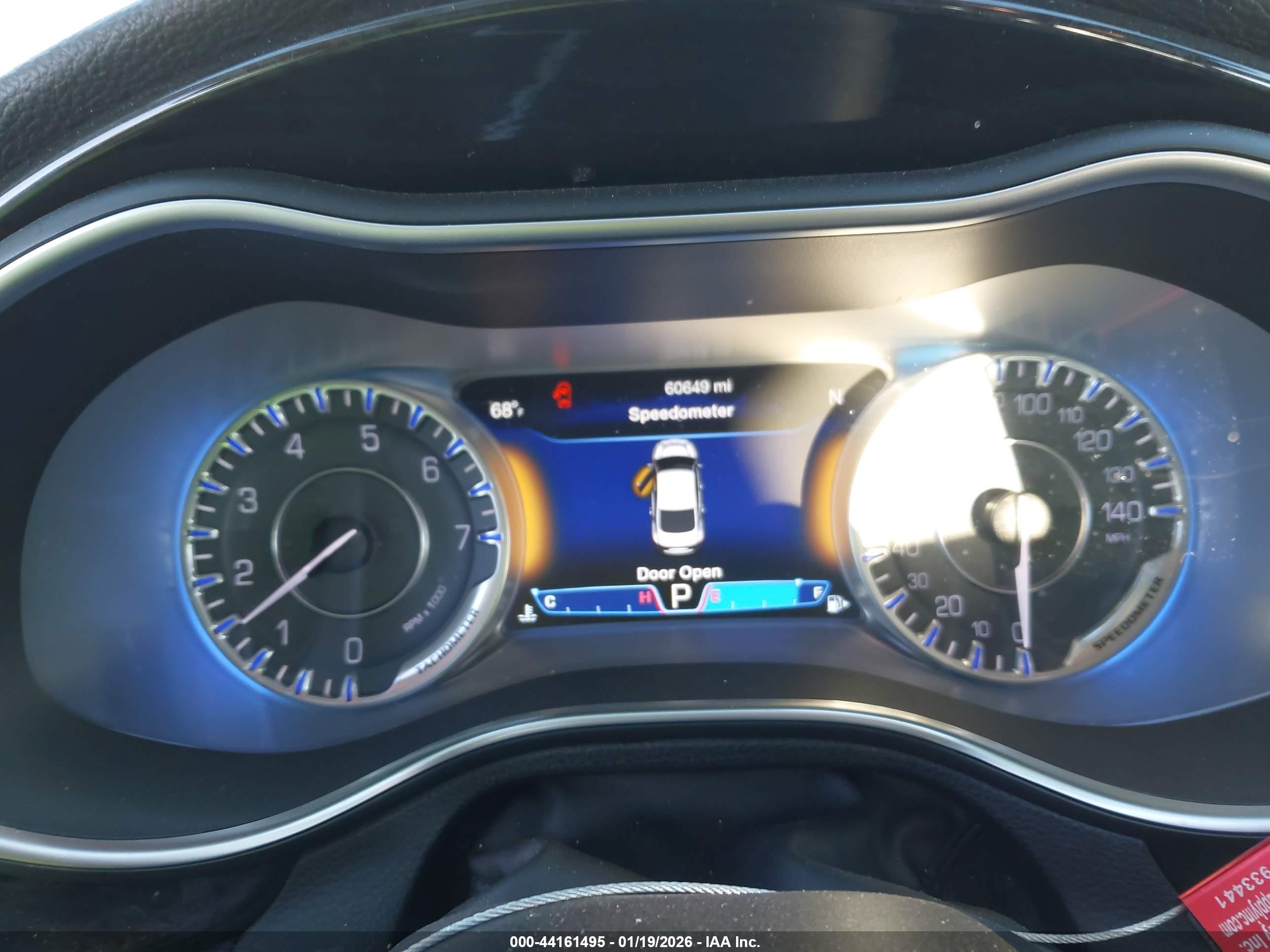 CHRYSLER 200 image 7
