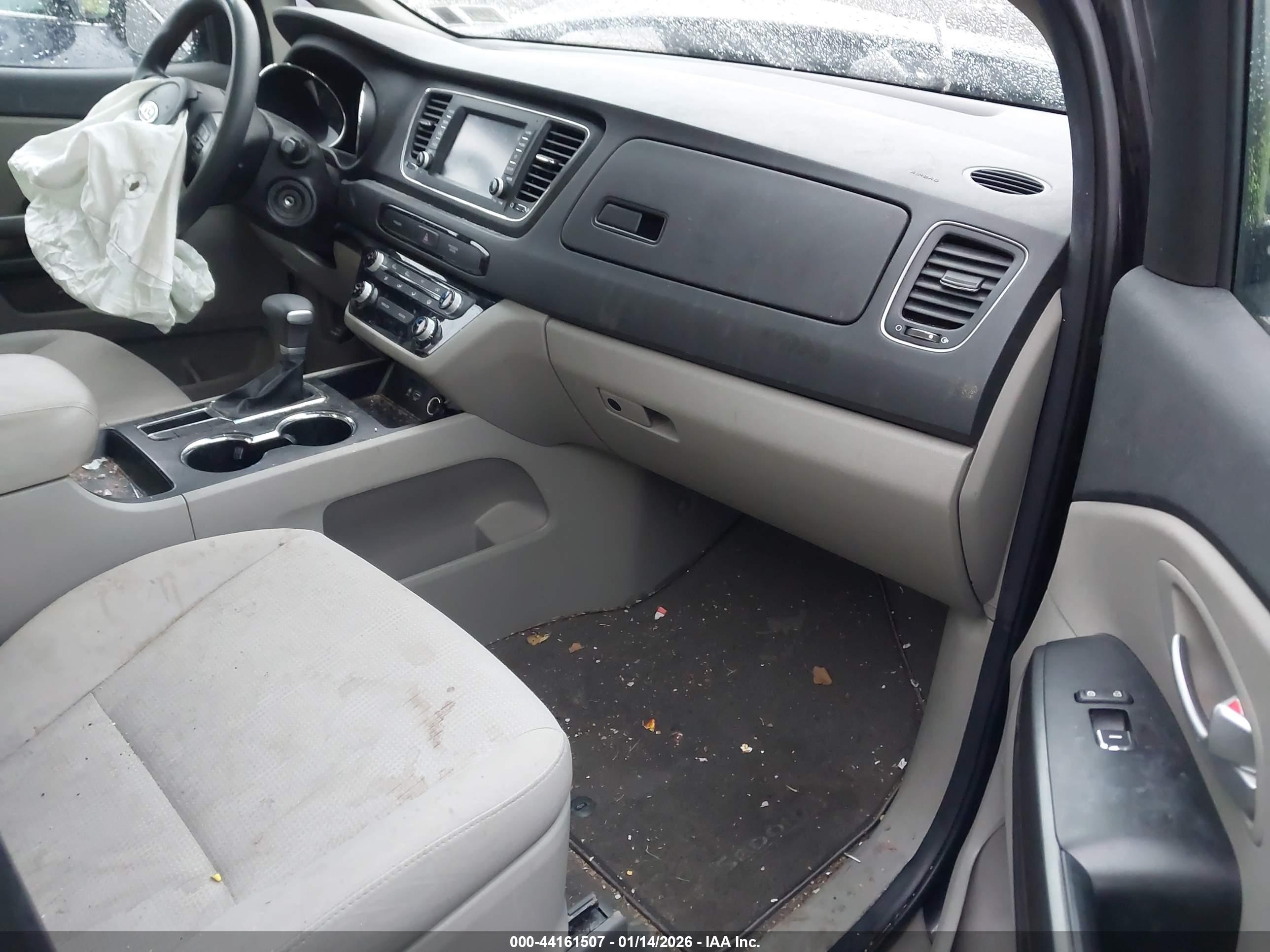 KIA SEDONA image 5