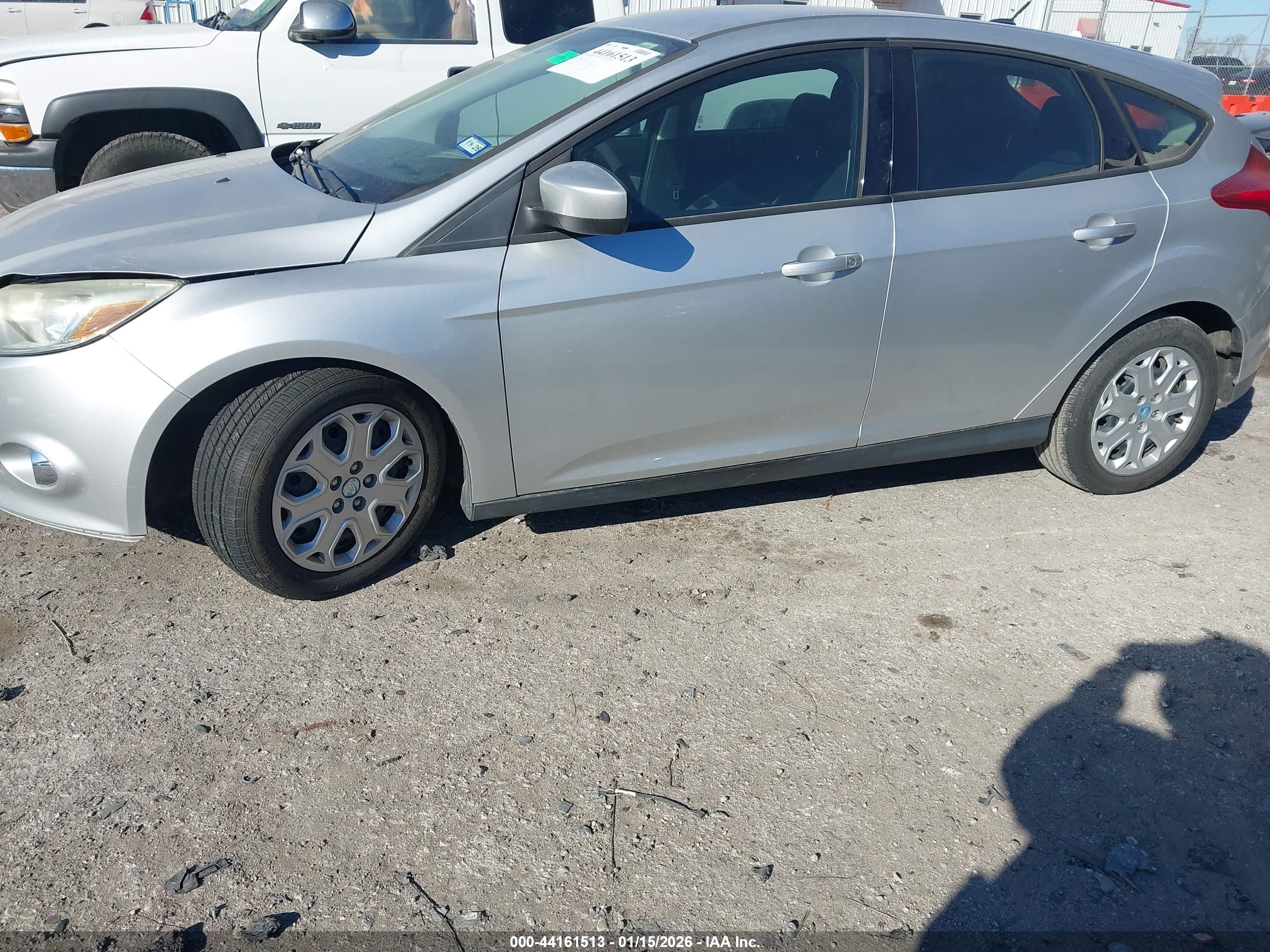 FORD FOCUS image 2