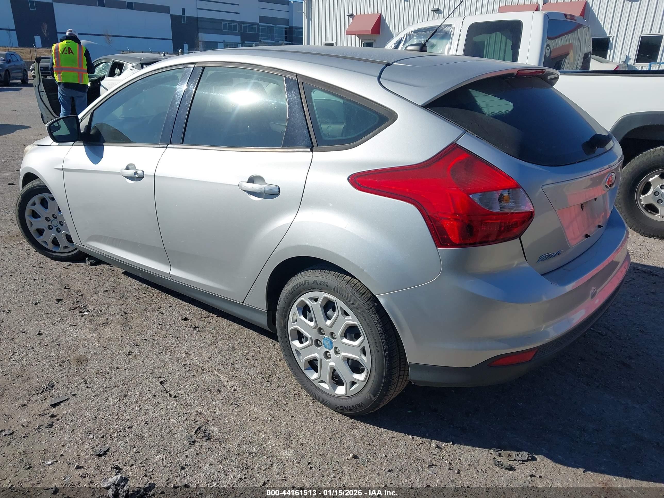 FORD FOCUS image 3