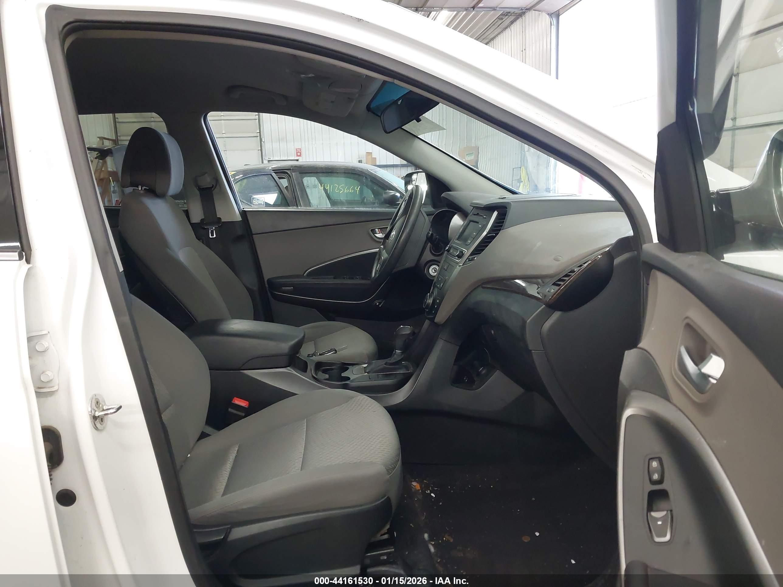 HYUNDAI SANTA image 5