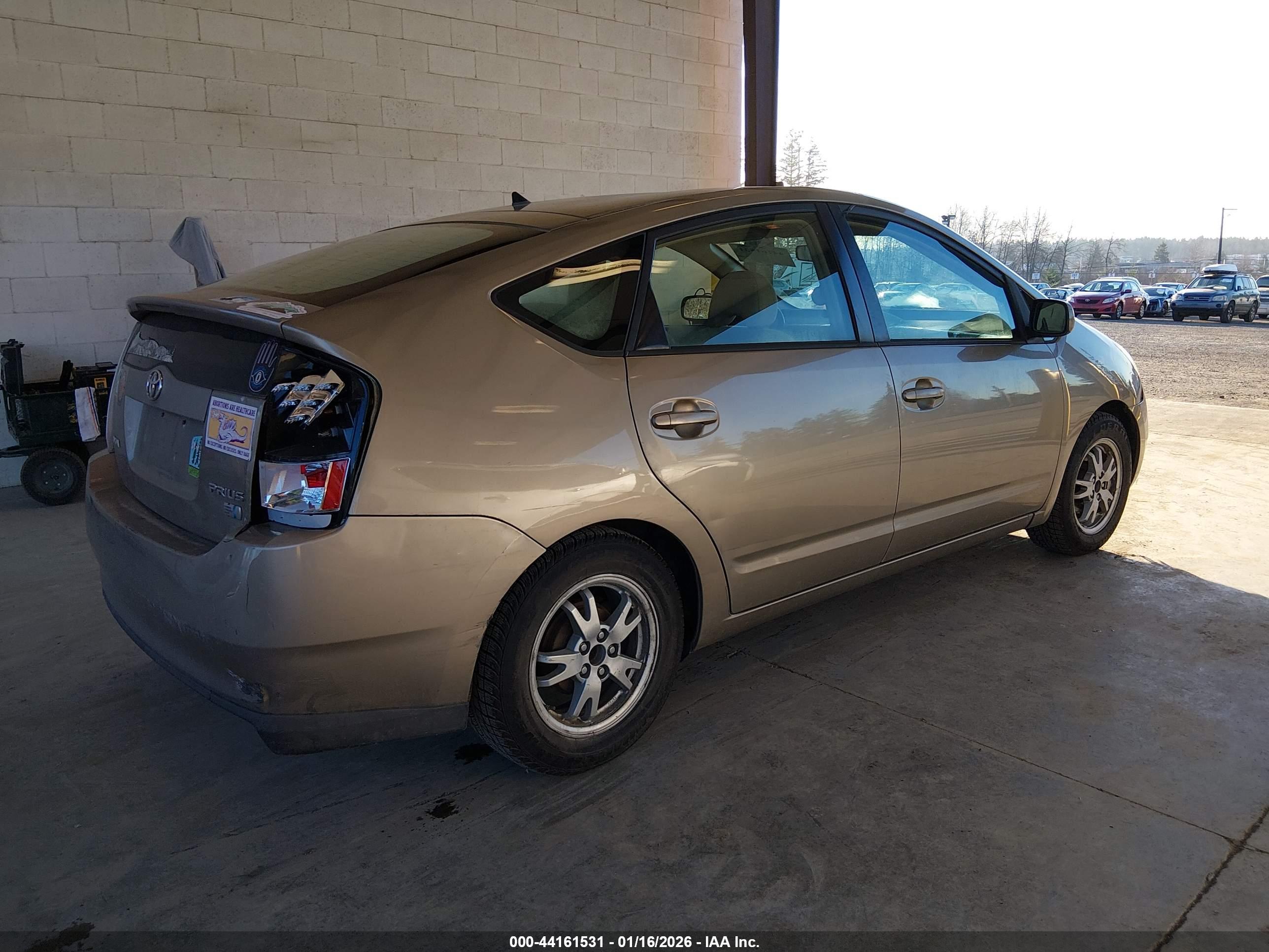 TOYOTA PRIUS image 4
