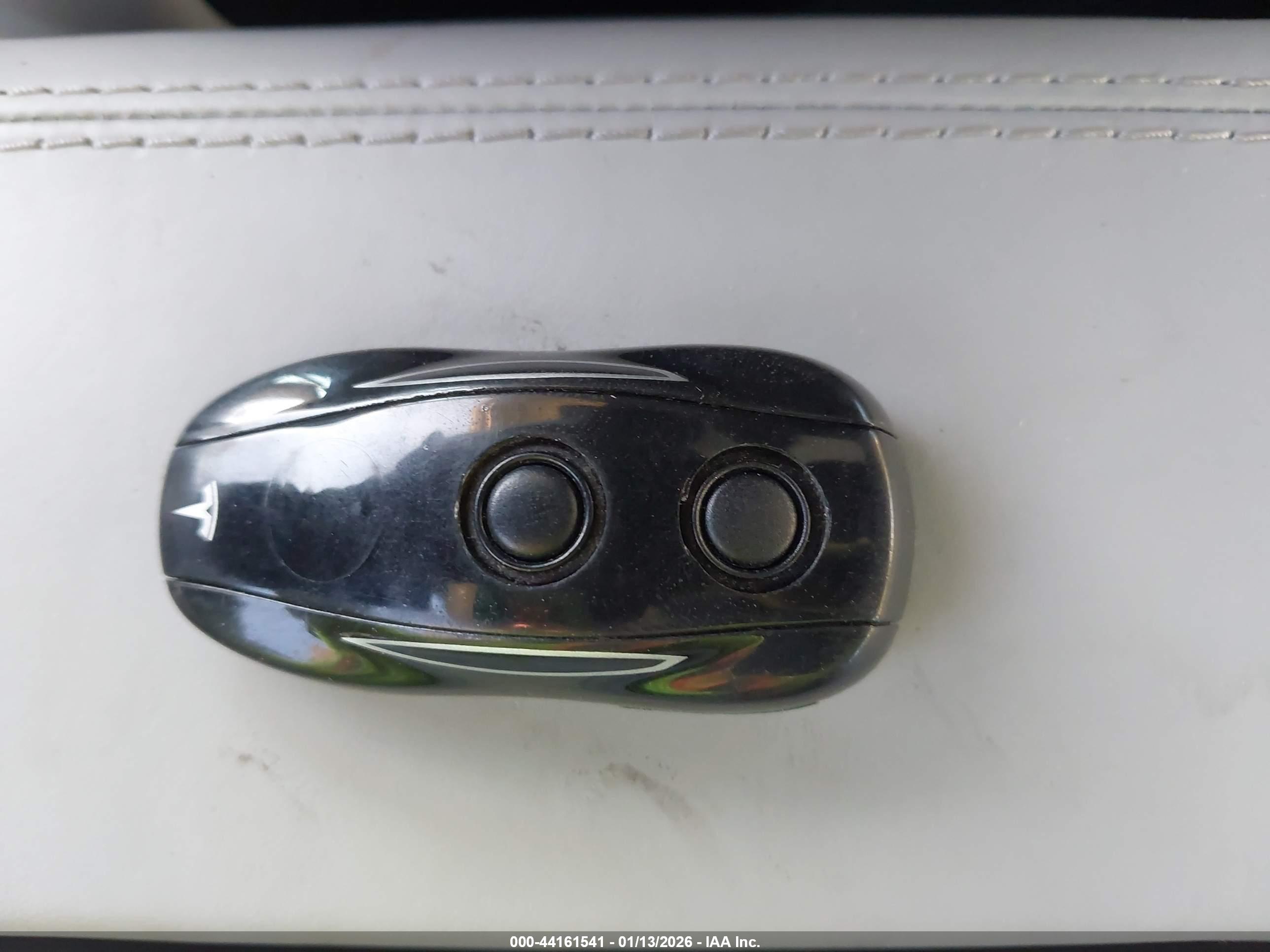 TESLA MODEL image 11