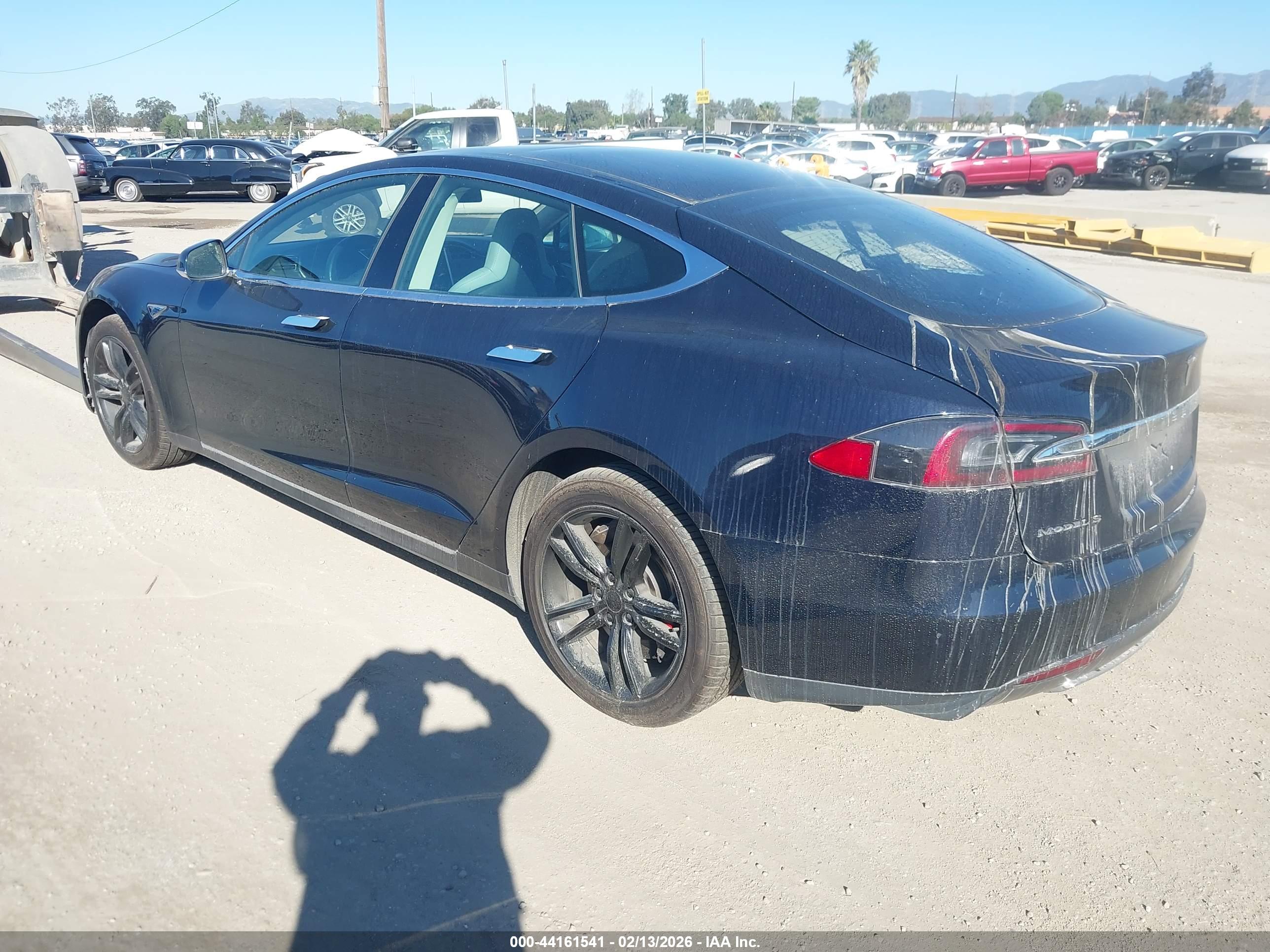 TESLA MODEL image 3