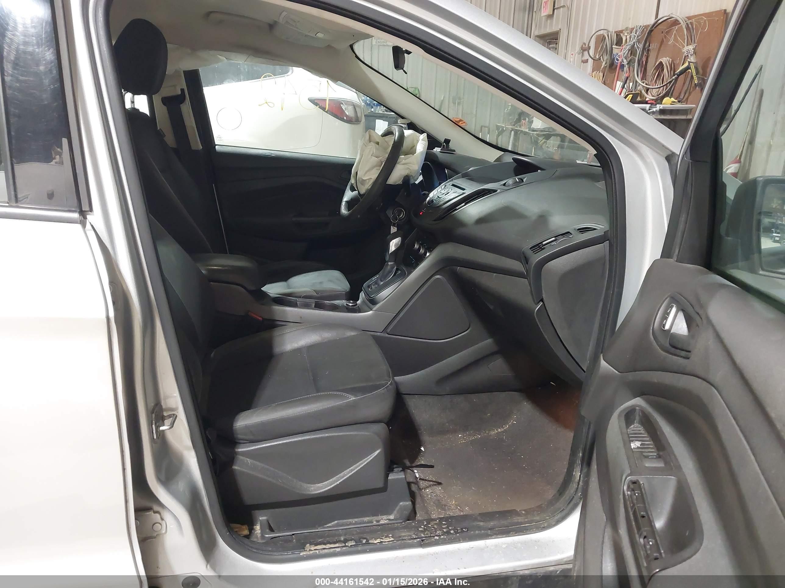 FORD ESCAPE image 5