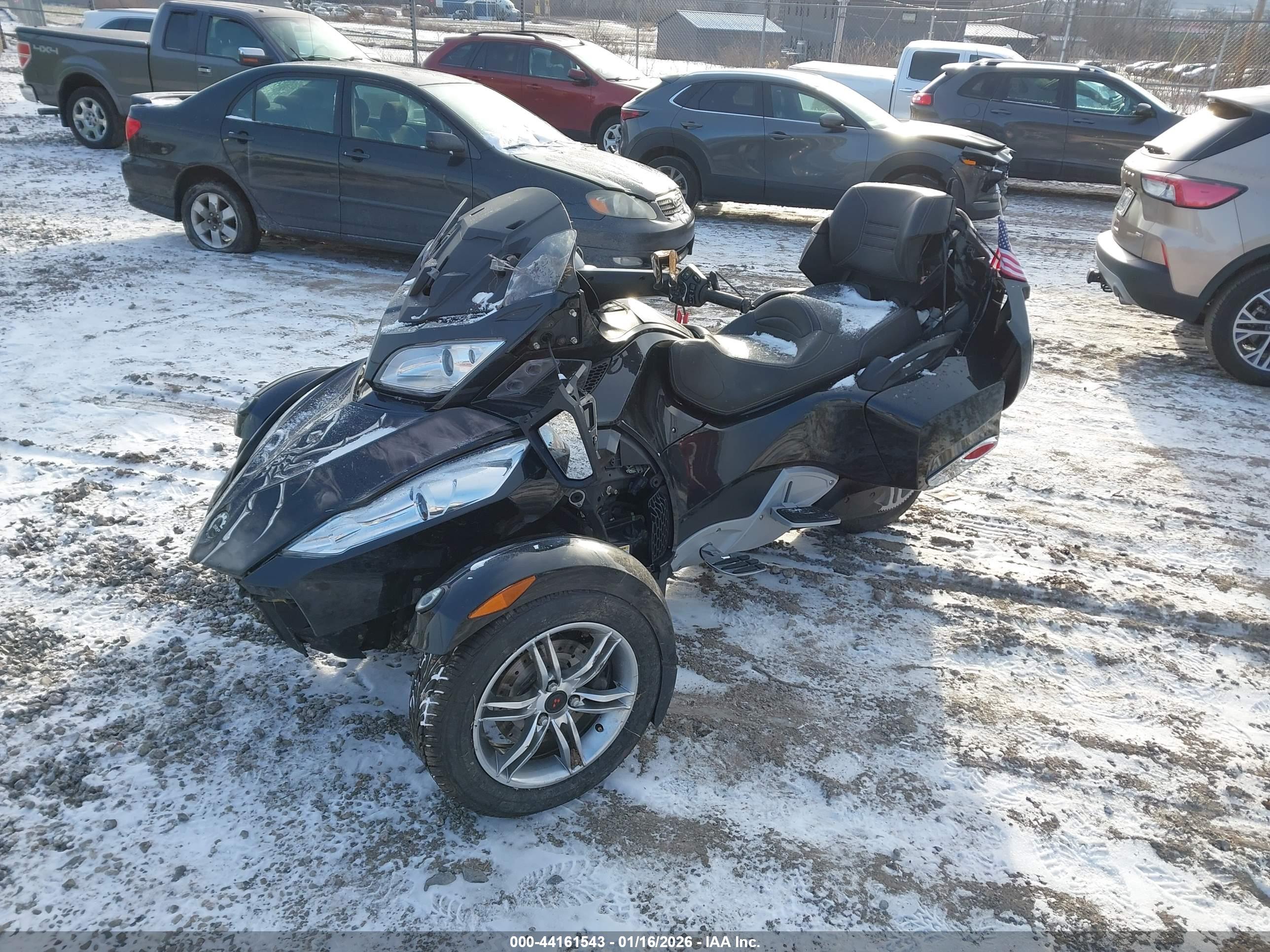 CAN-AM SPYDER image 2