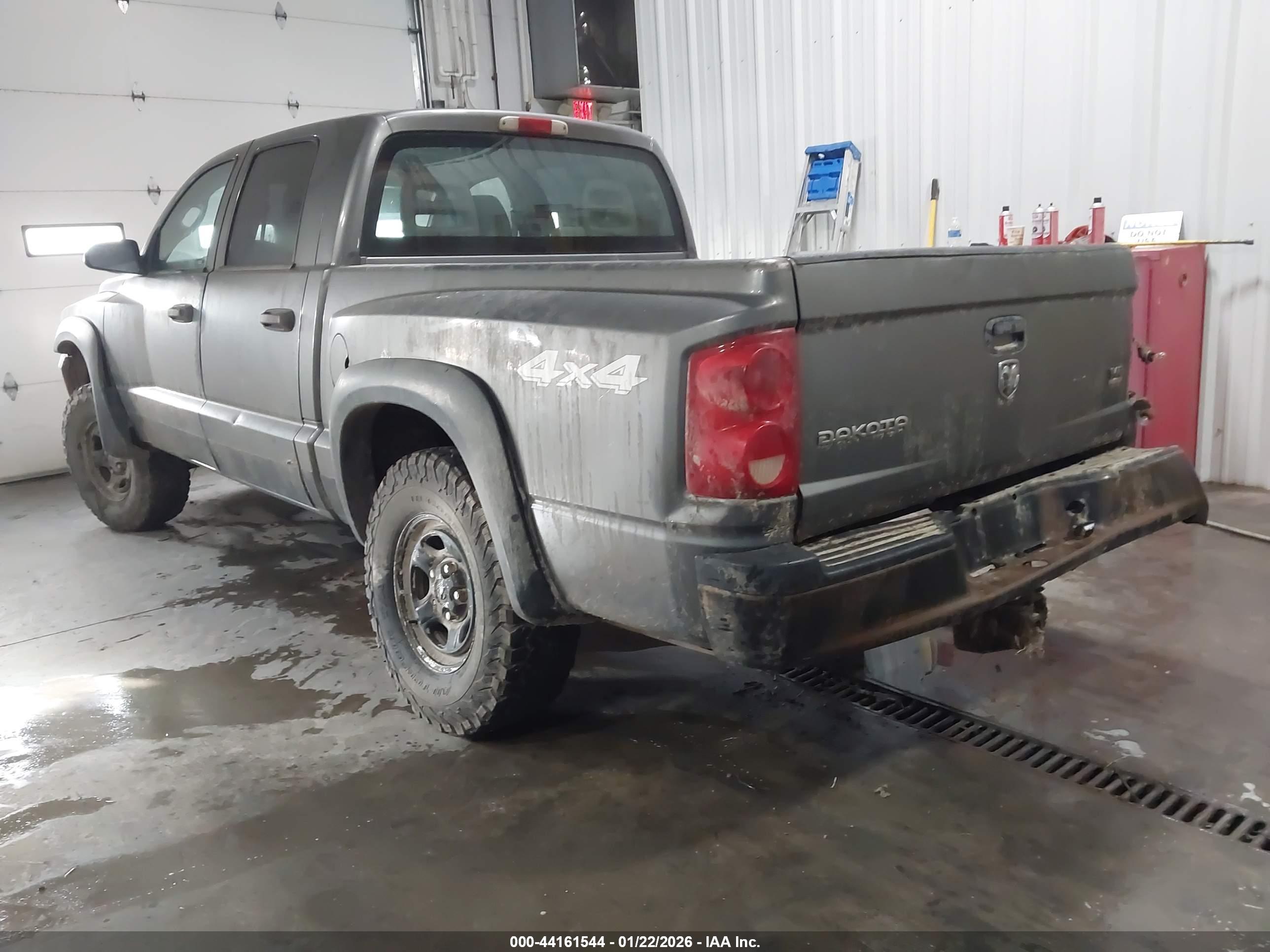 DODGE DAKOTA image 3