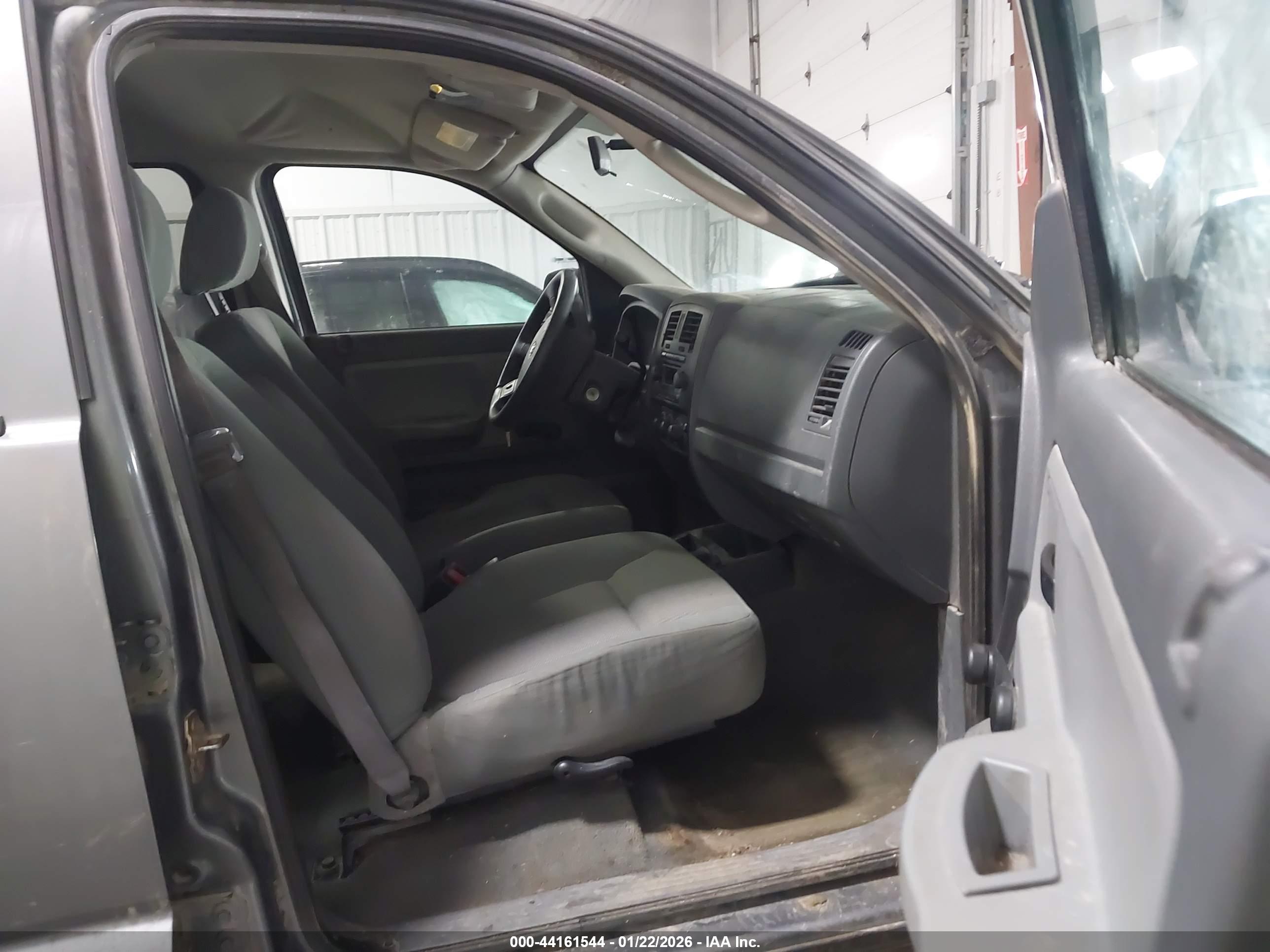DODGE DAKOTA image 5