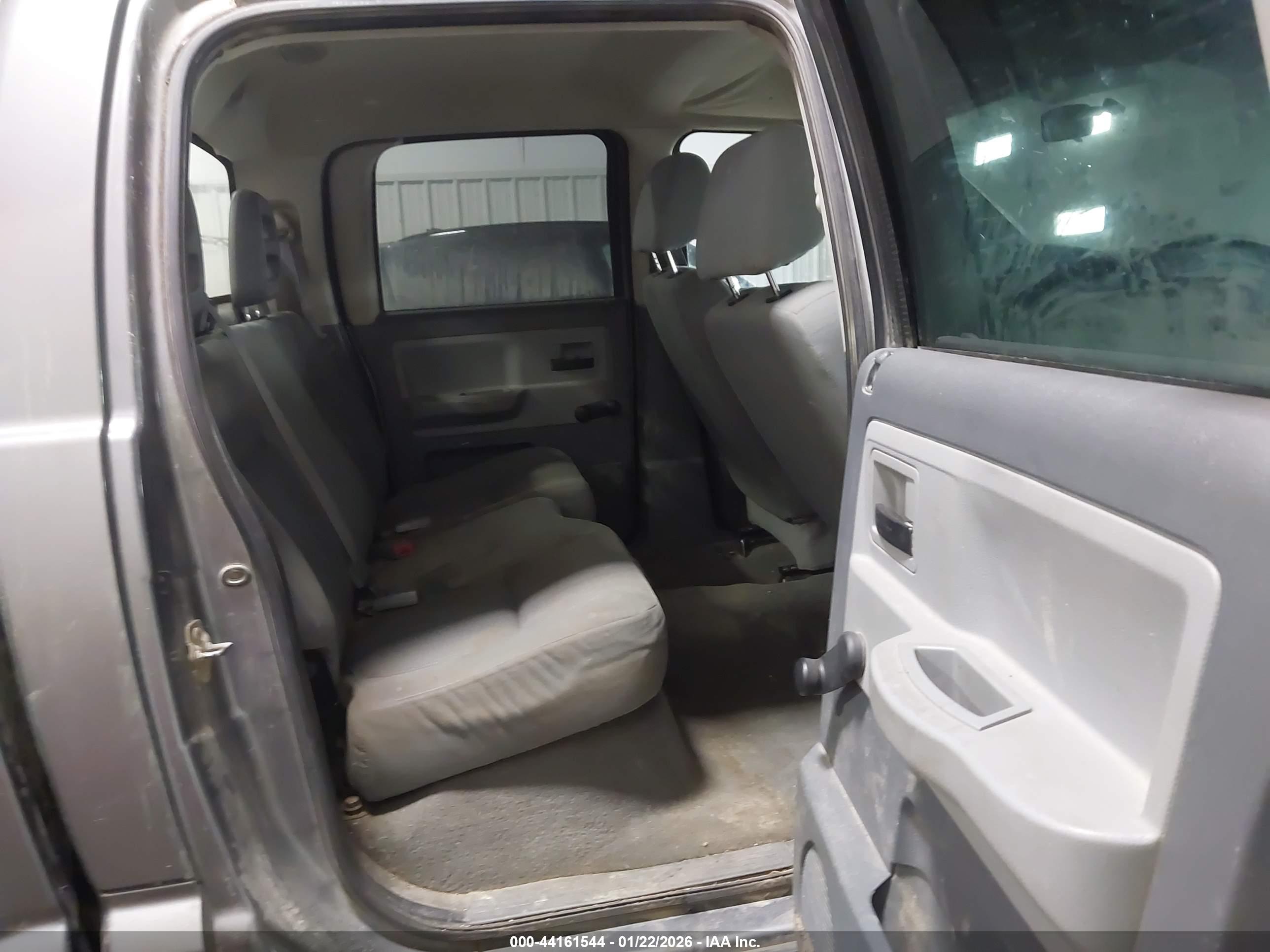 DODGE DAKOTA image 8