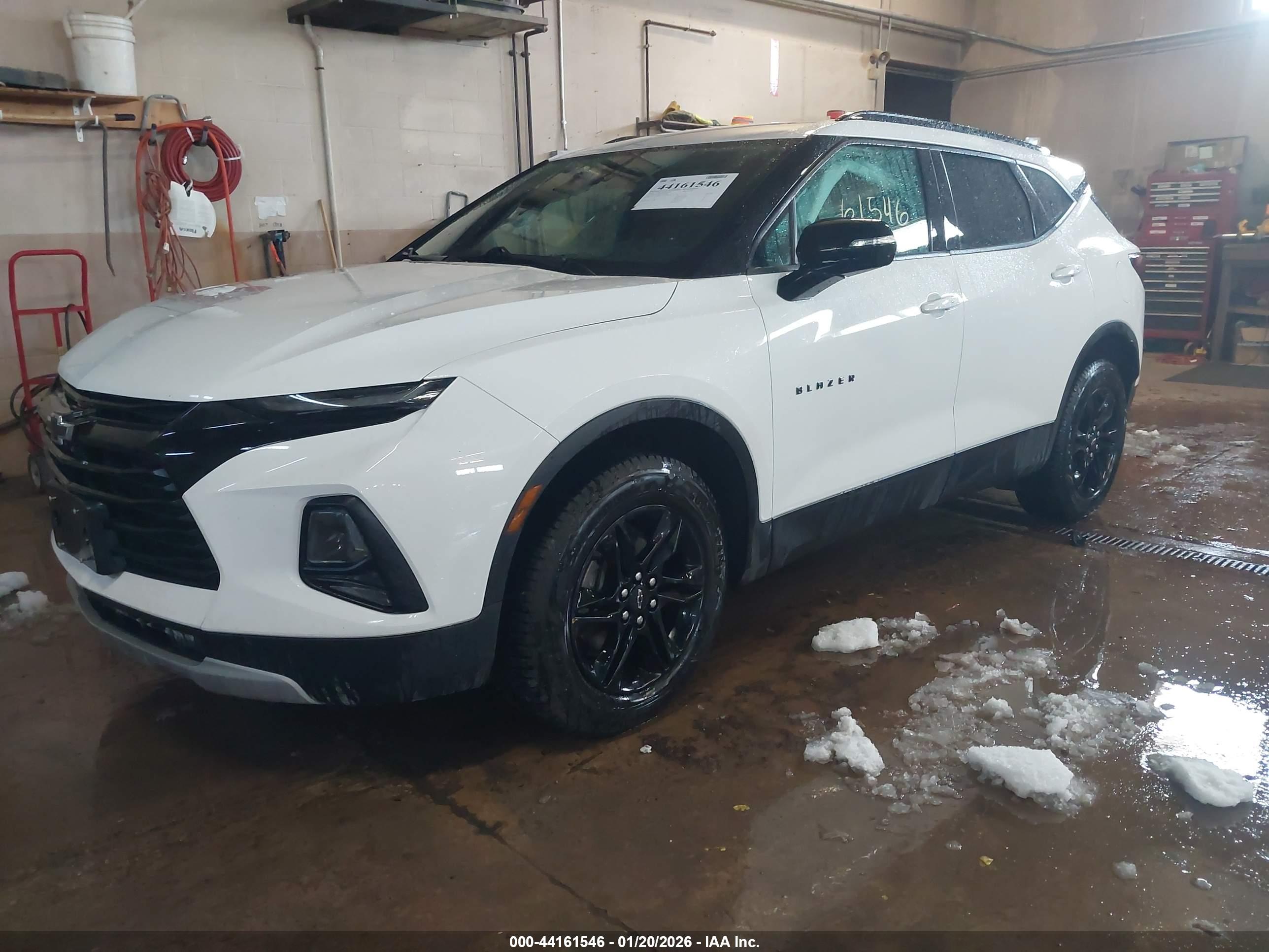 CHEVROLET BLAZER image 2