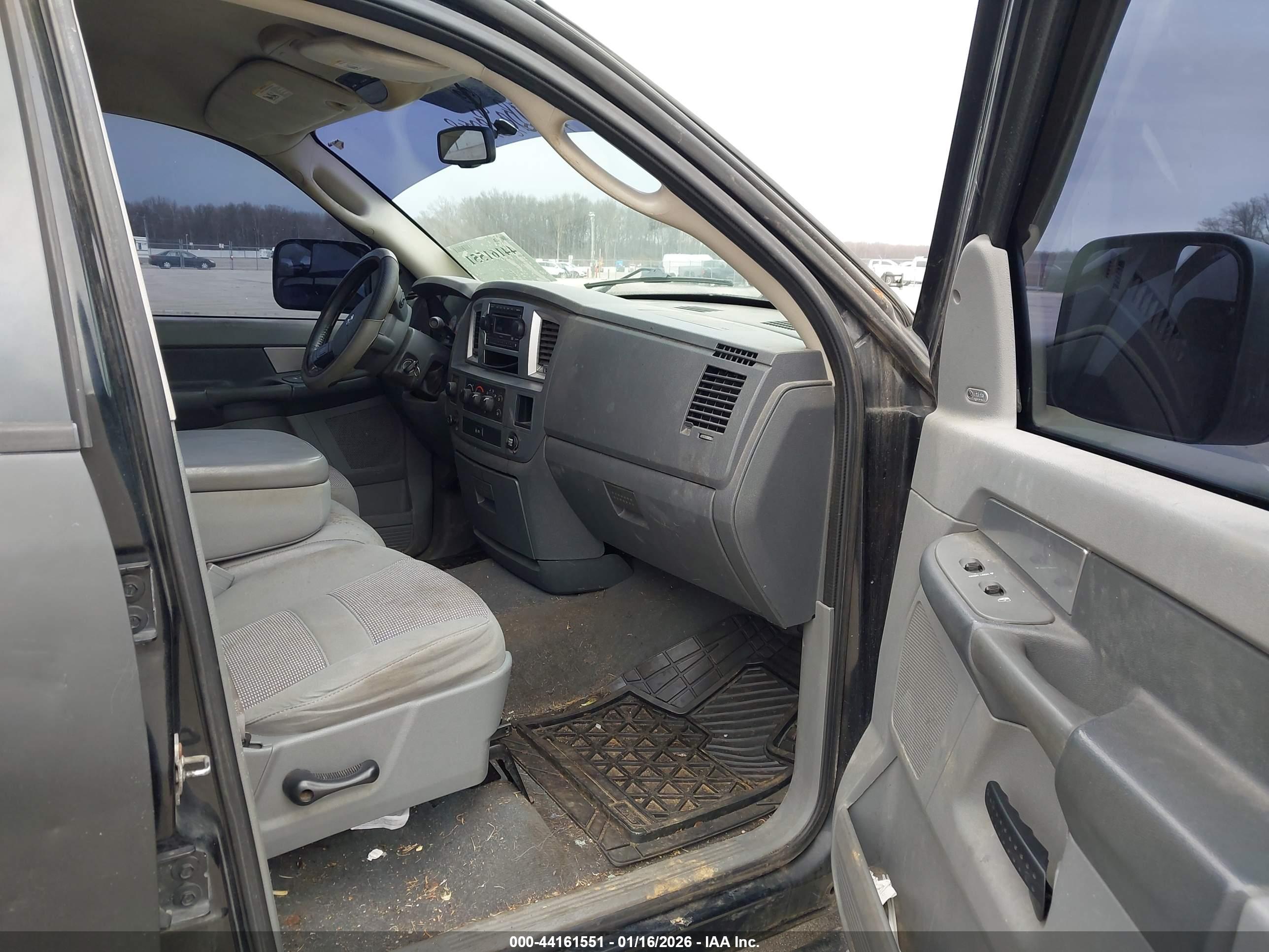 DODGE RAM image 5