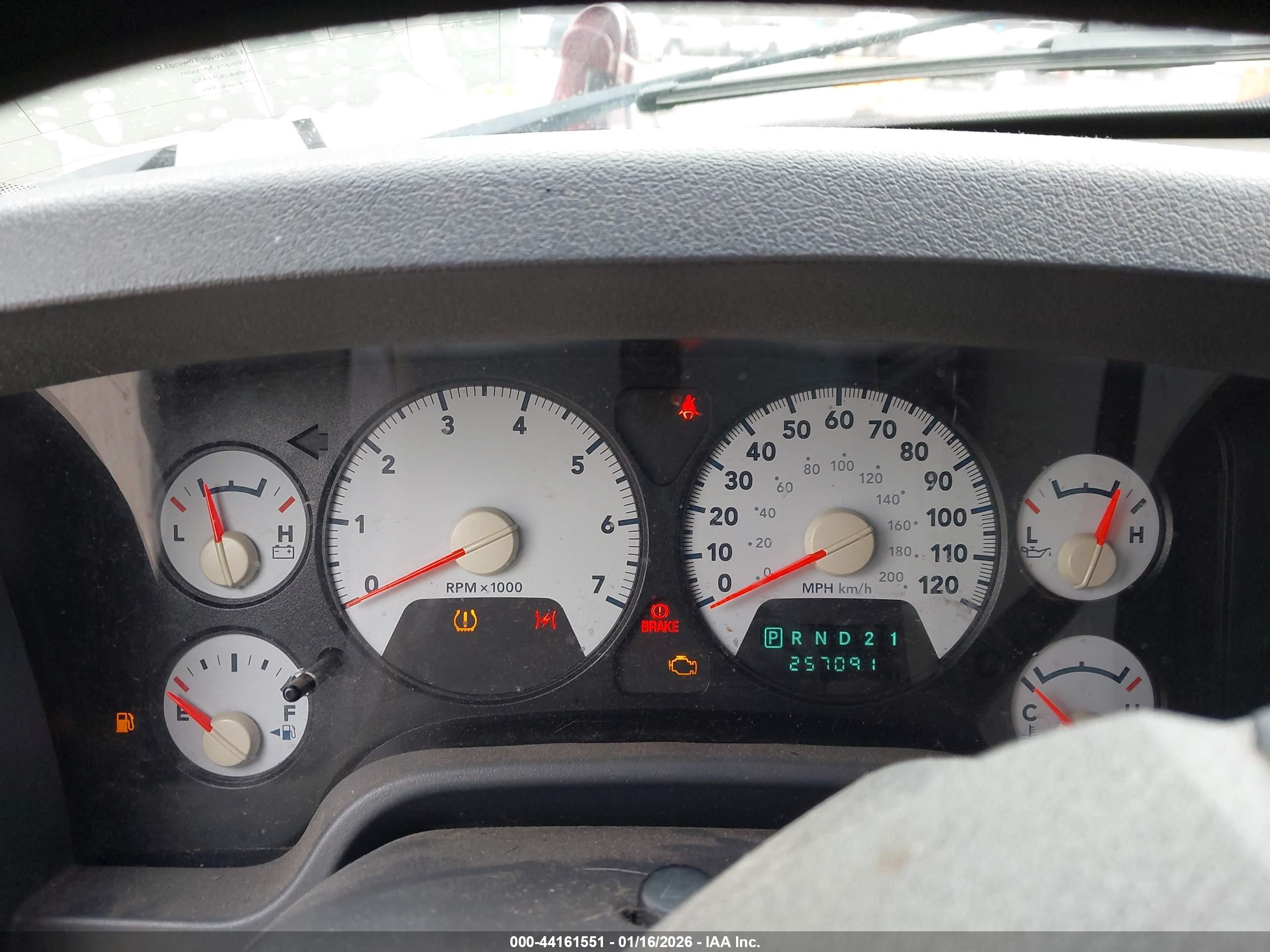 DODGE RAM image 7