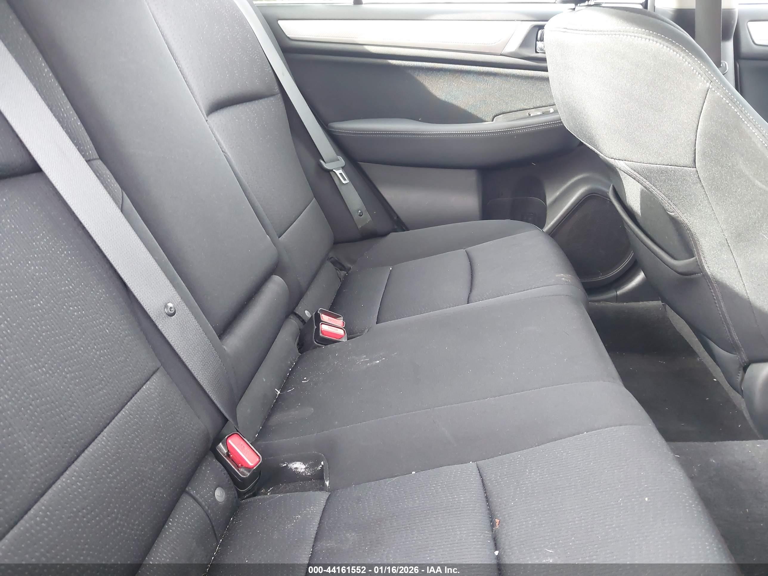 SUBARU LEGACY image 8
