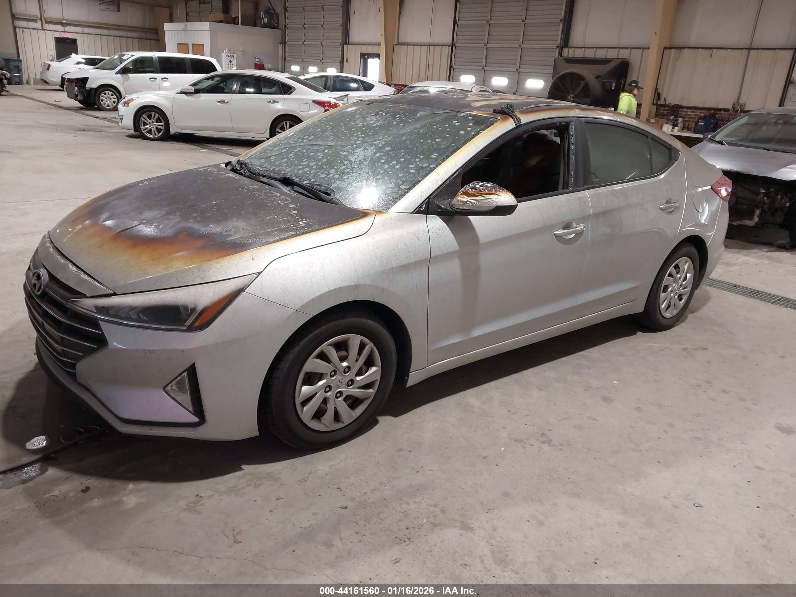 HYUNDAI ELANTRA image 2