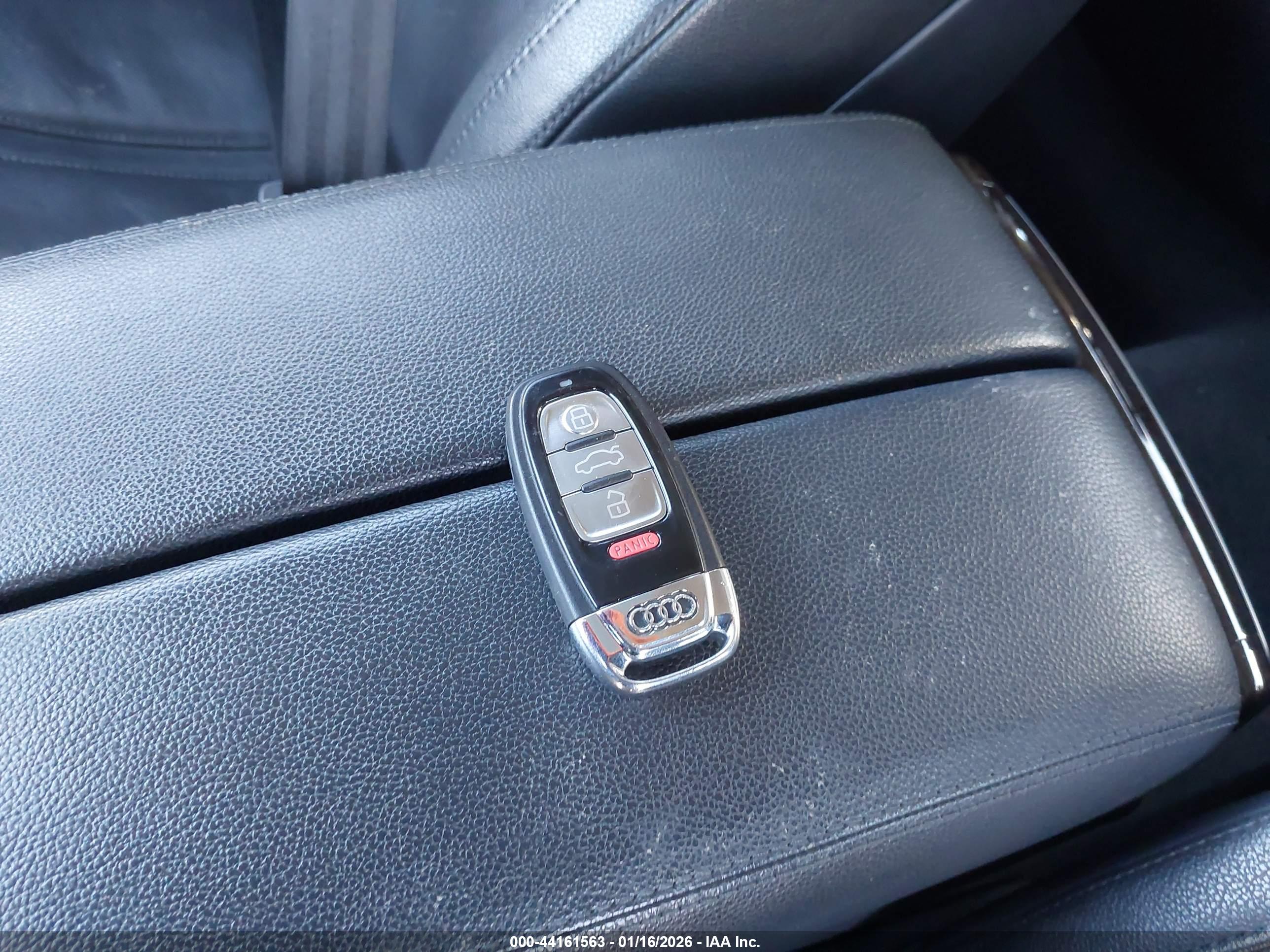 AUDI A8 image 11