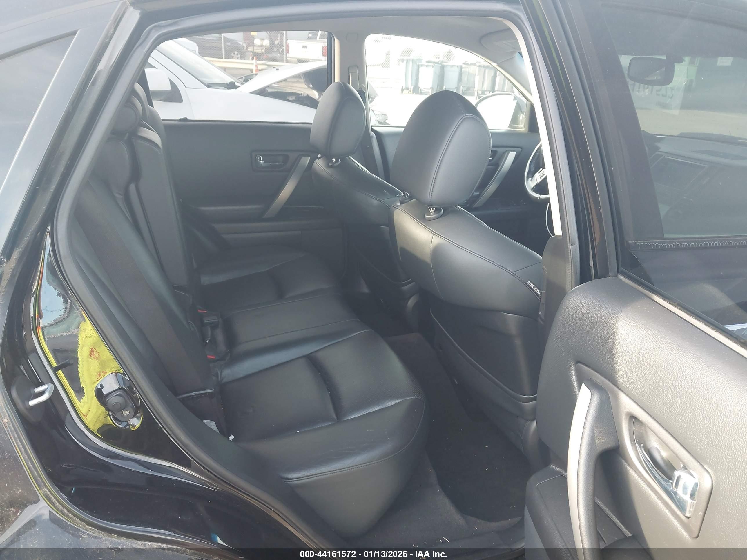 INFINITI FX35 image 8
