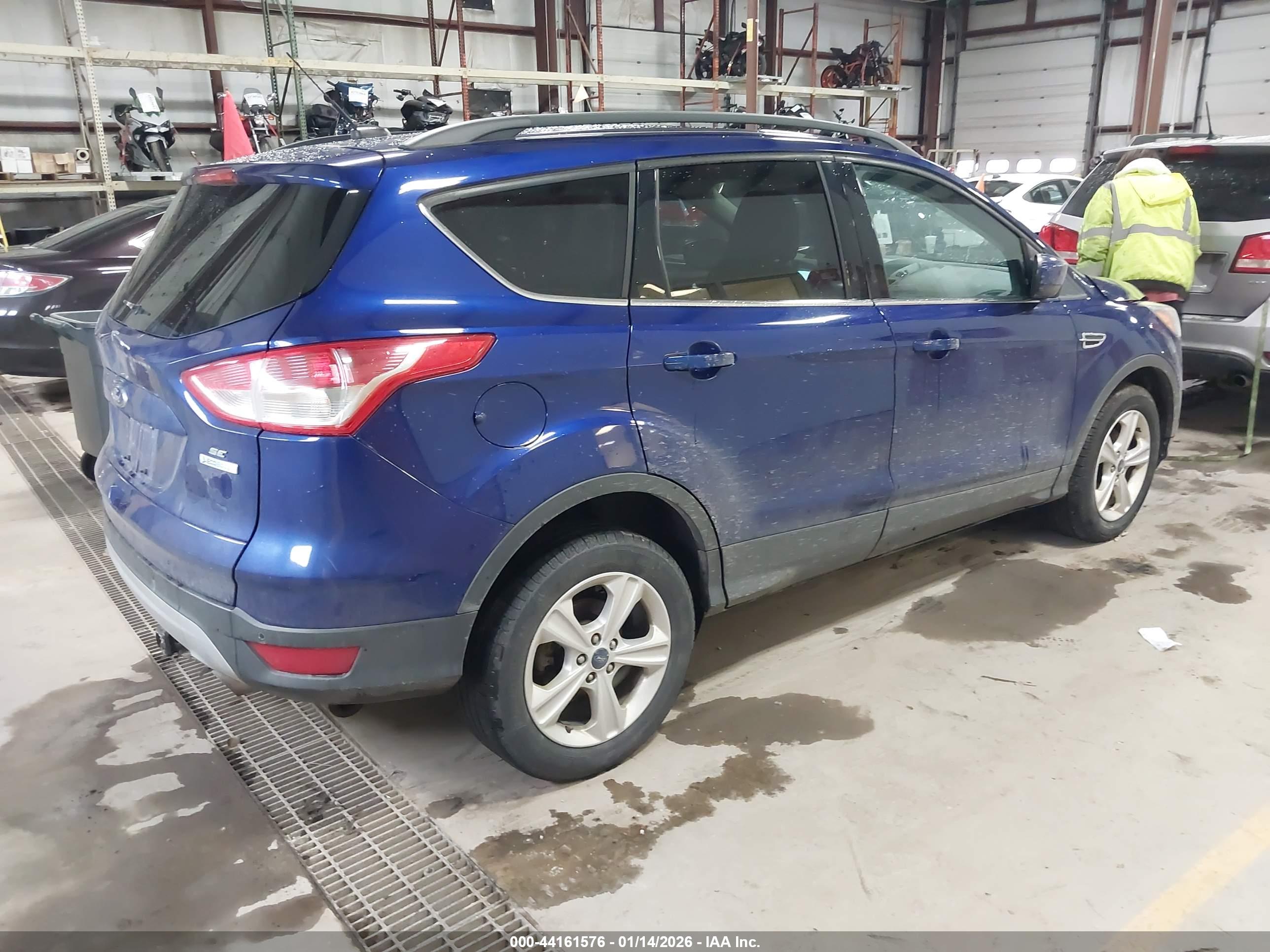 FORD ESCAPE image 4