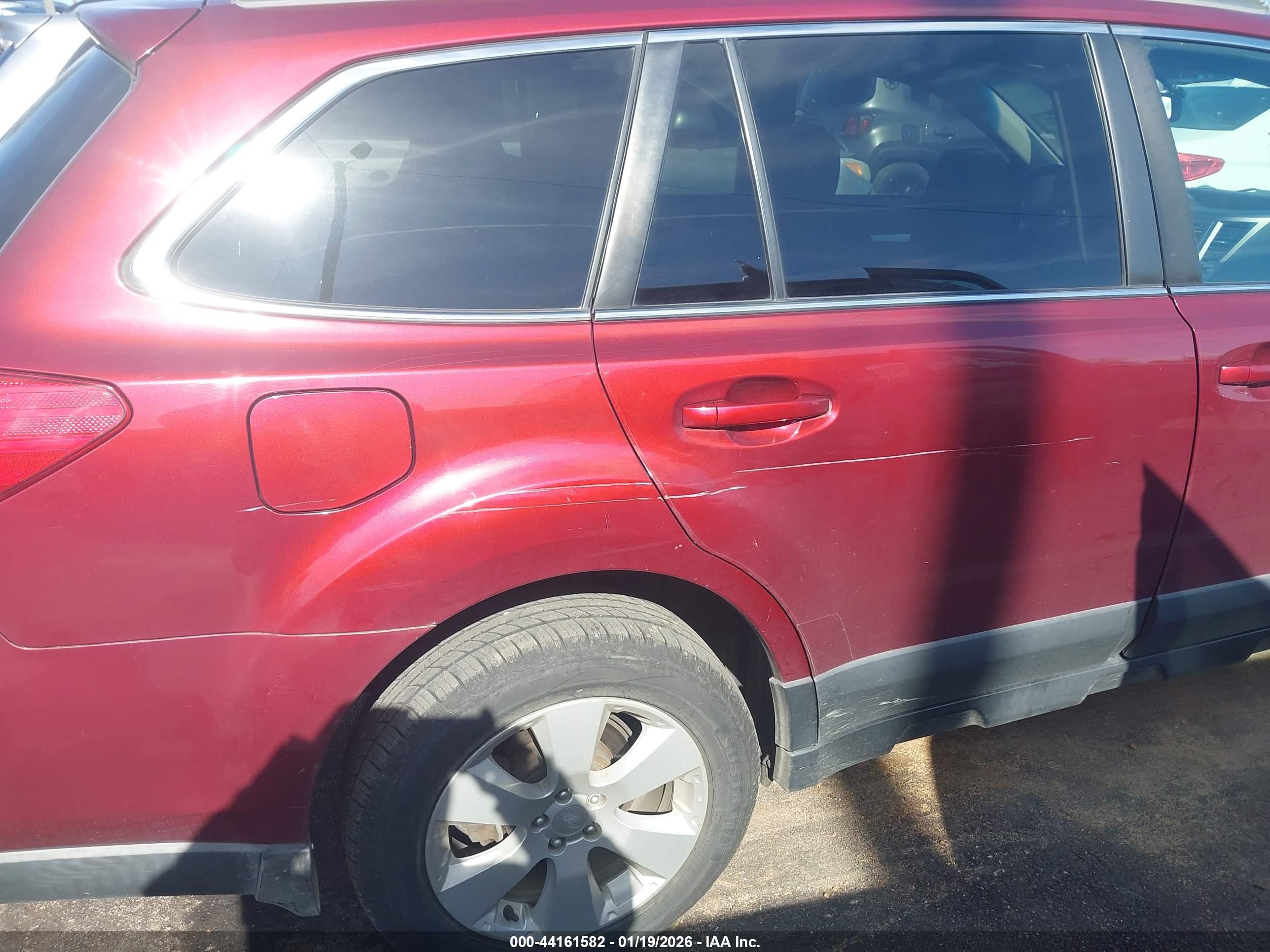 SUBARU OUTBACK image 6