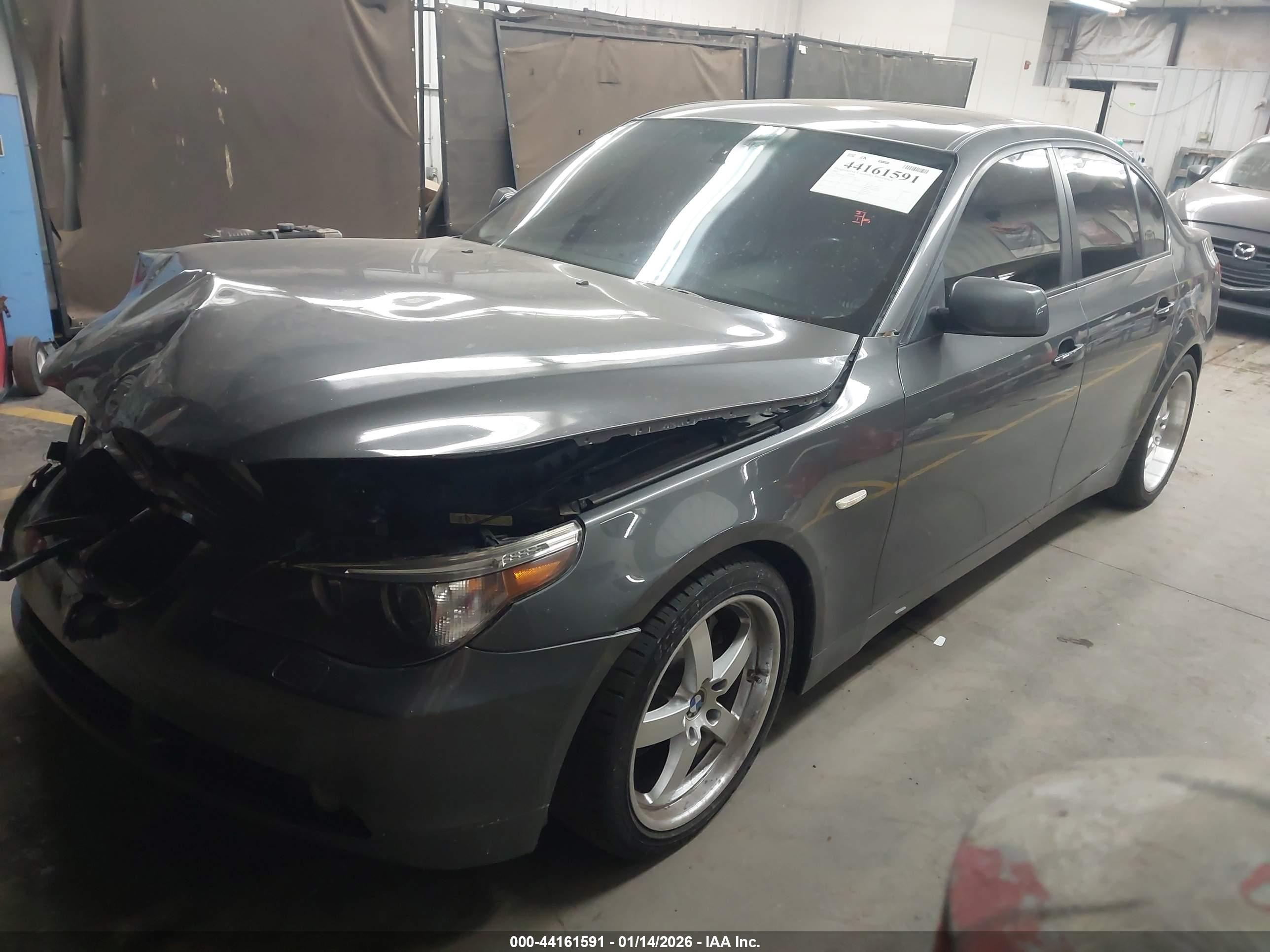 BMW 550I image 2