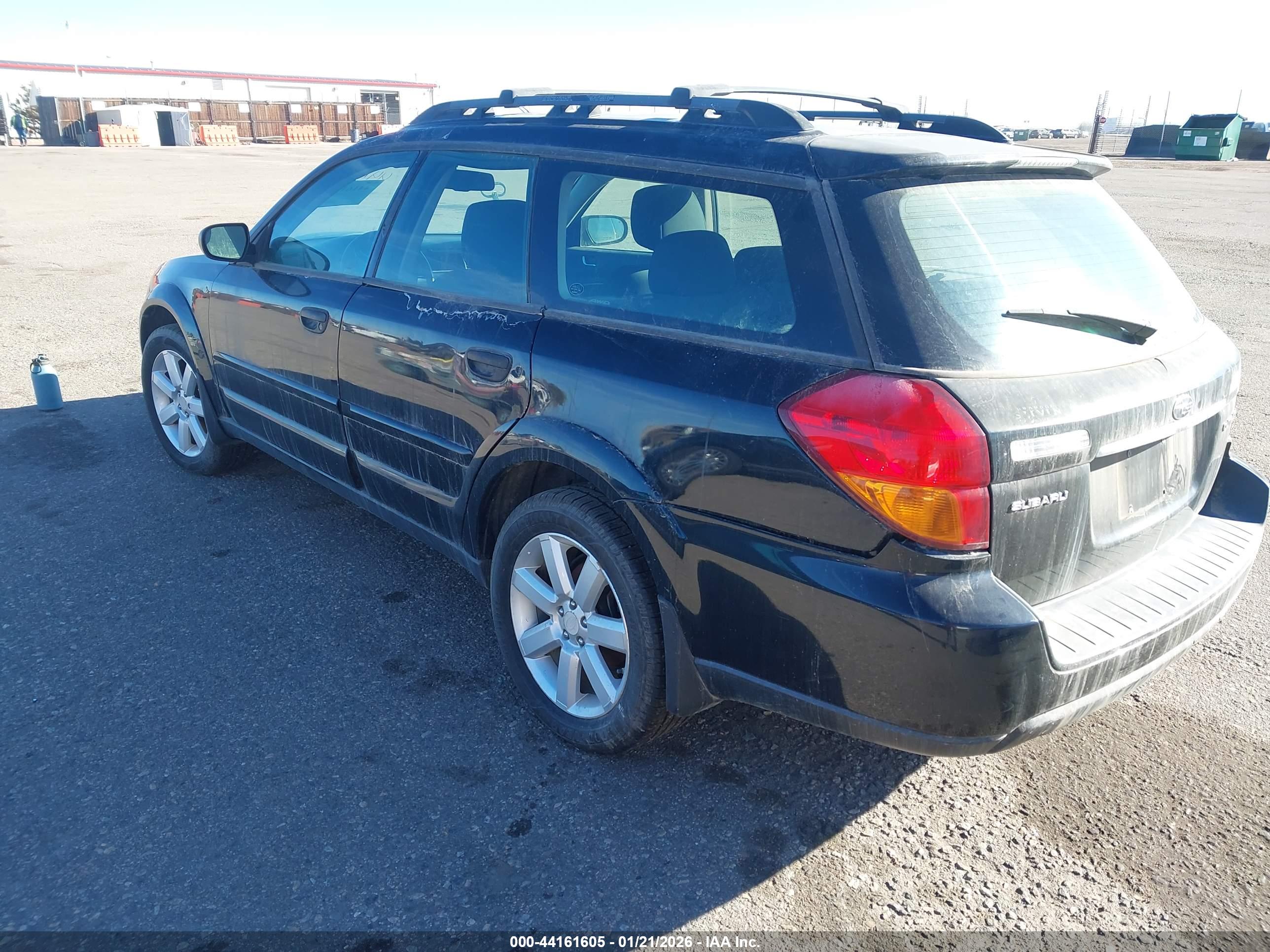 SUBARU OUTBACK image 3