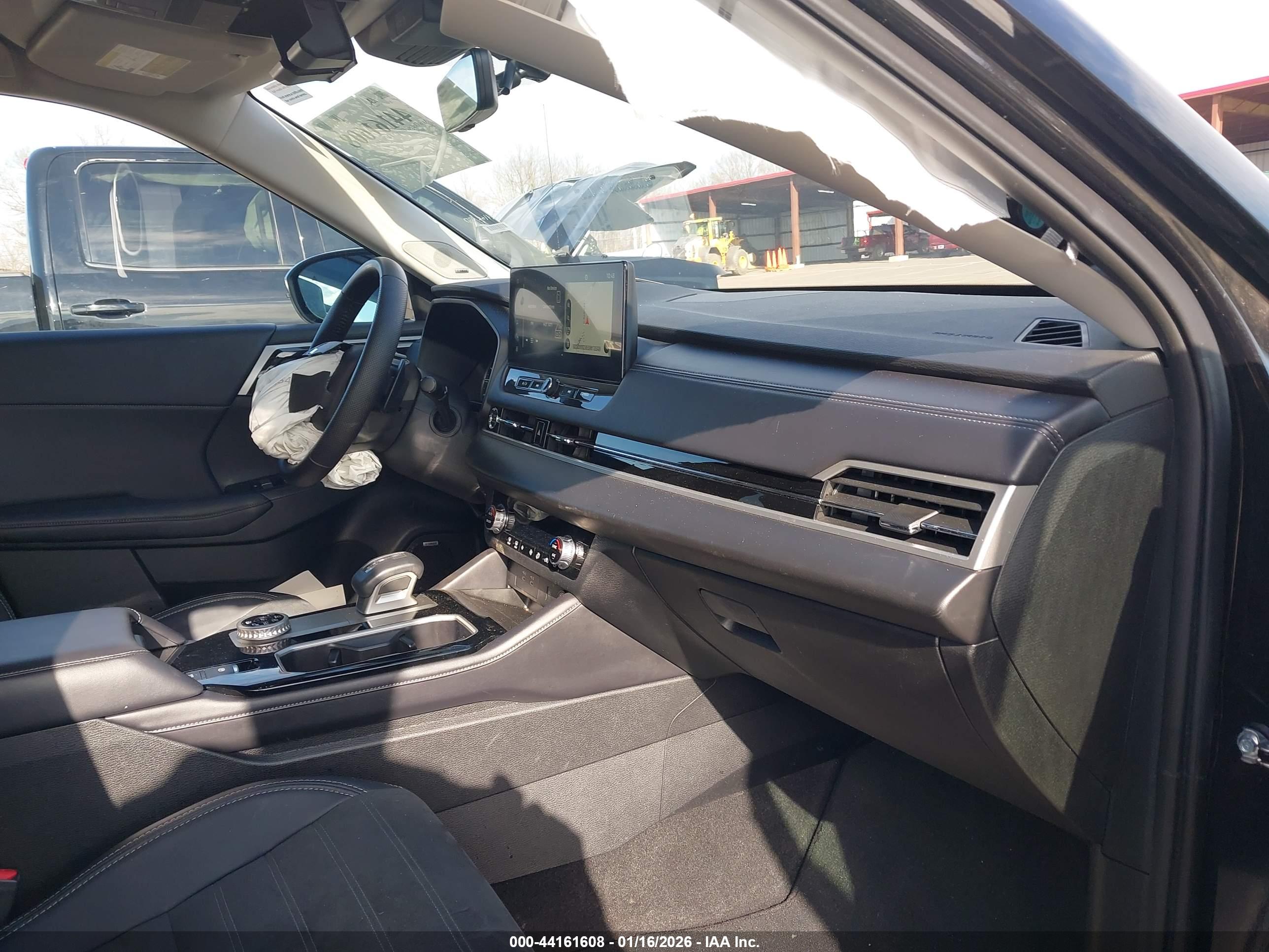MITSUBISHI OUTLANDER image 5