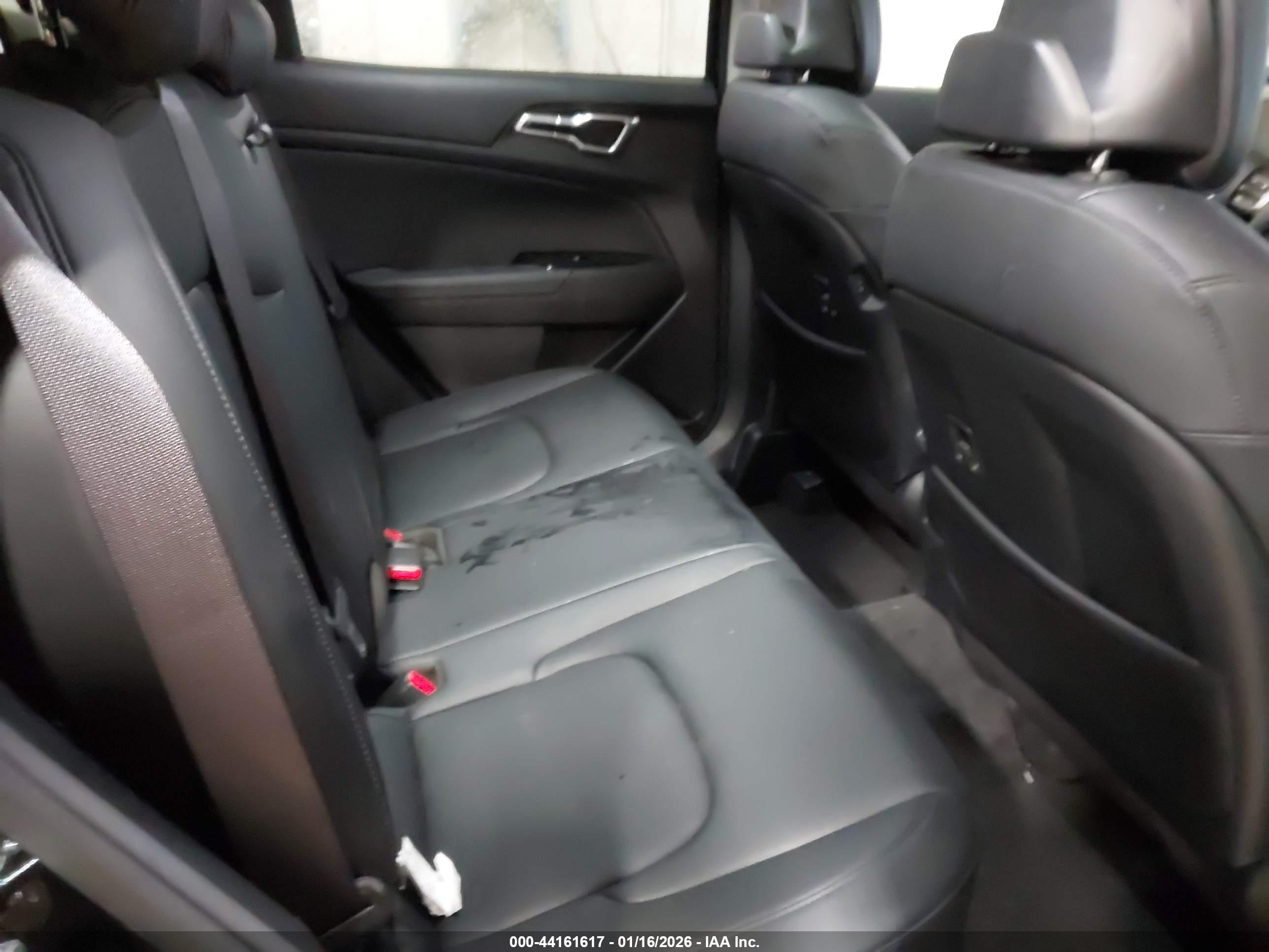 KIA SPORTAGE image 8