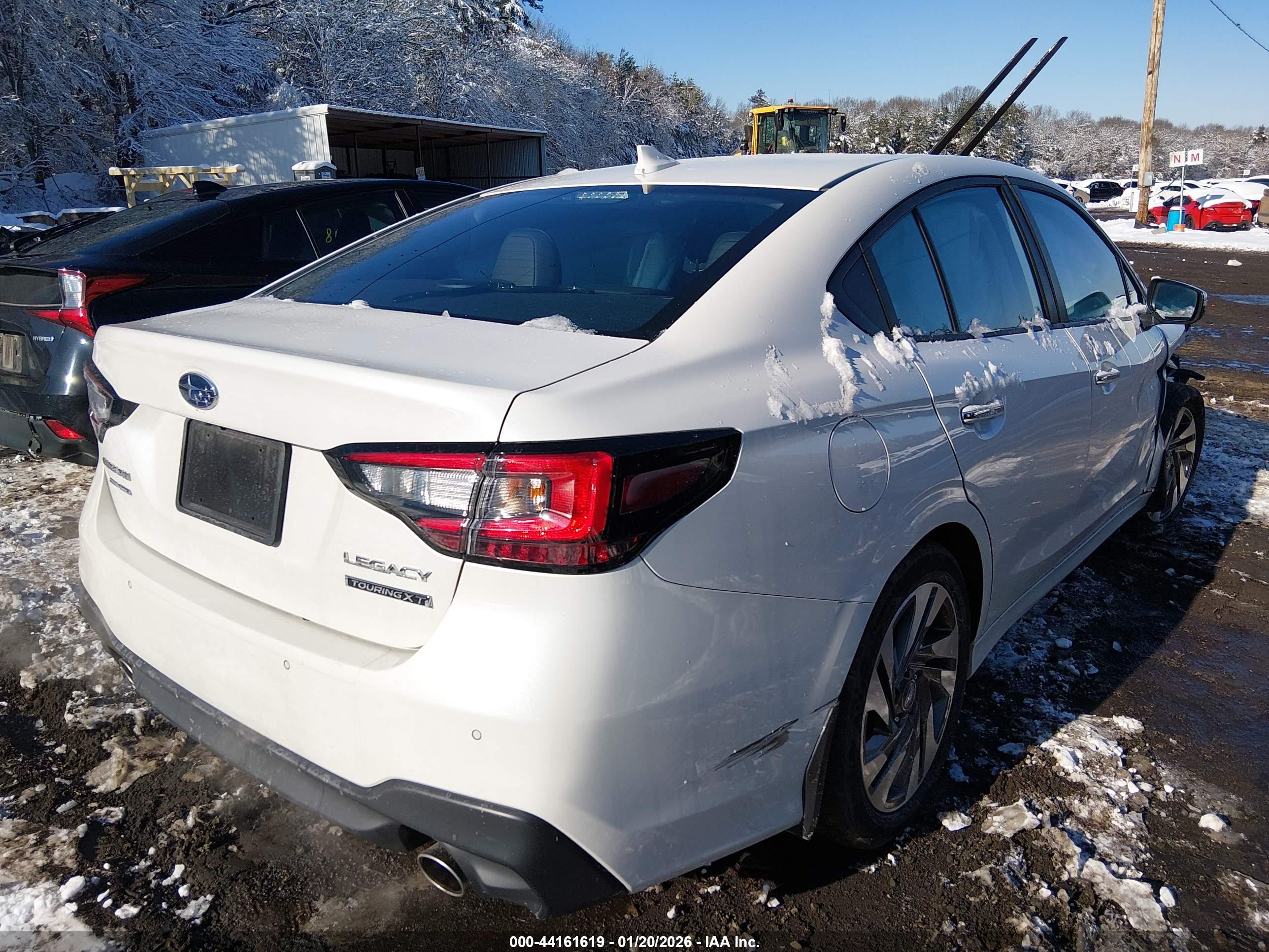 SUBARU LEGACY image 4
