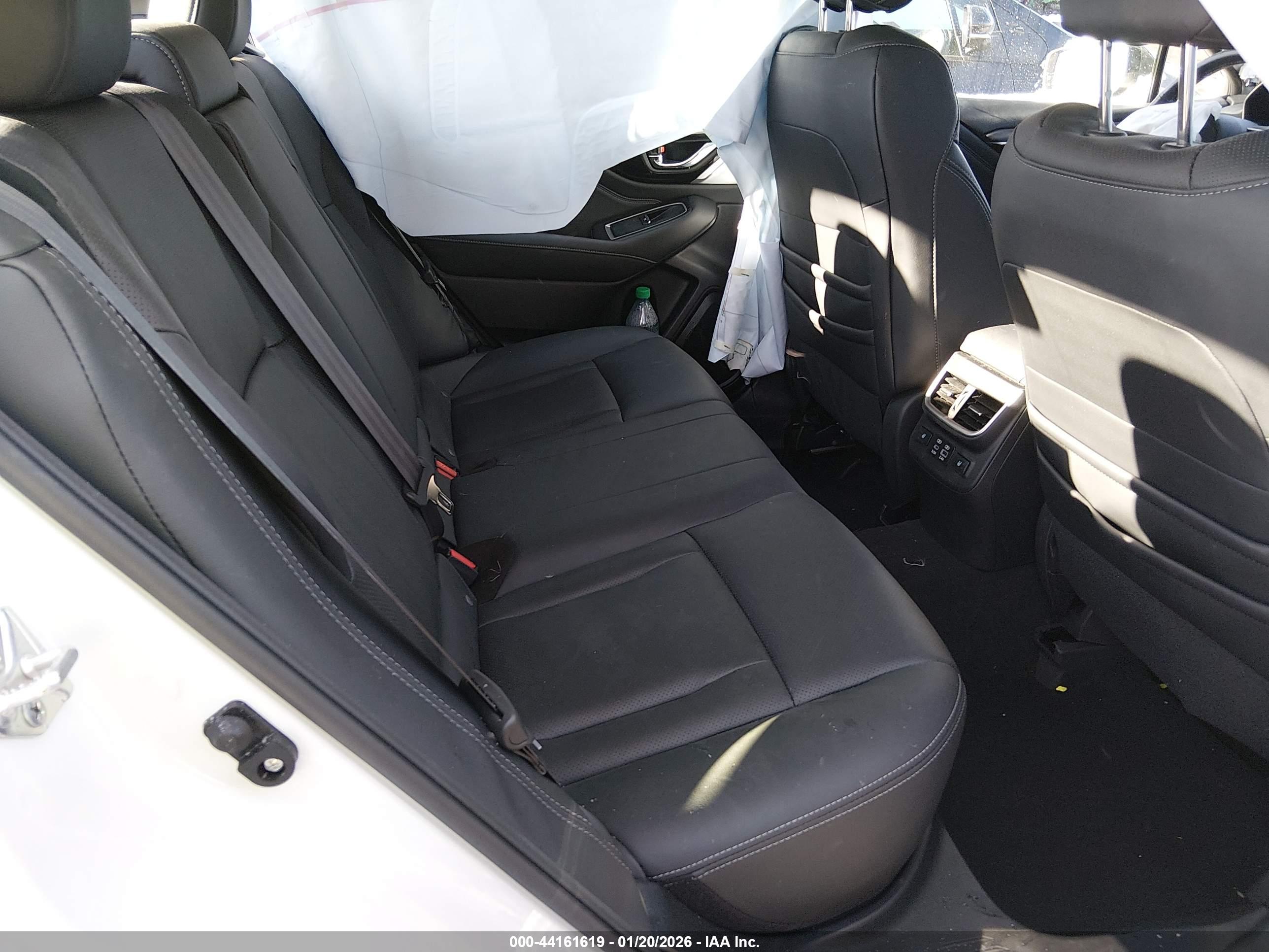 SUBARU LEGACY image 8