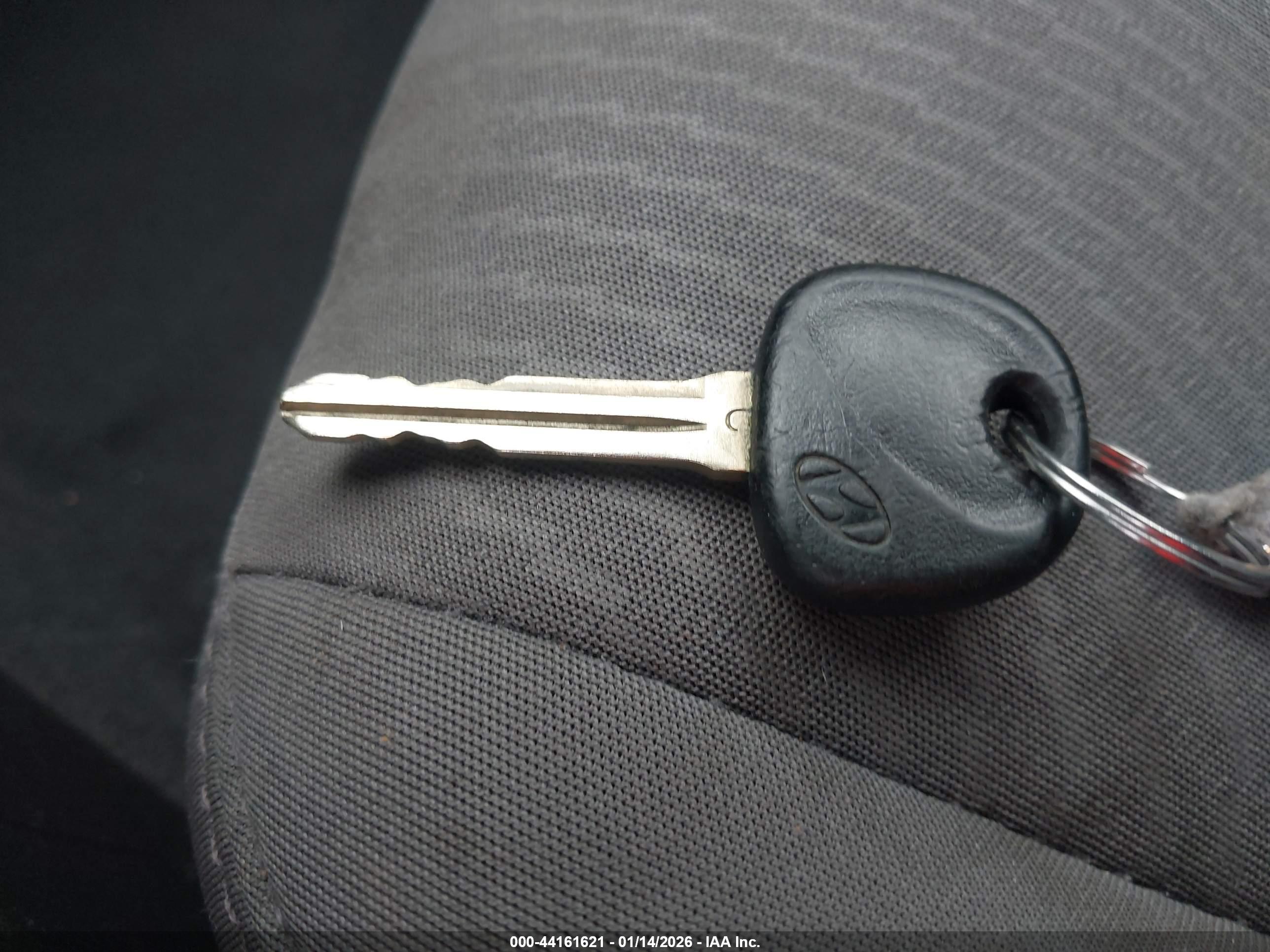 HYUNDAI ELANTRA image 11