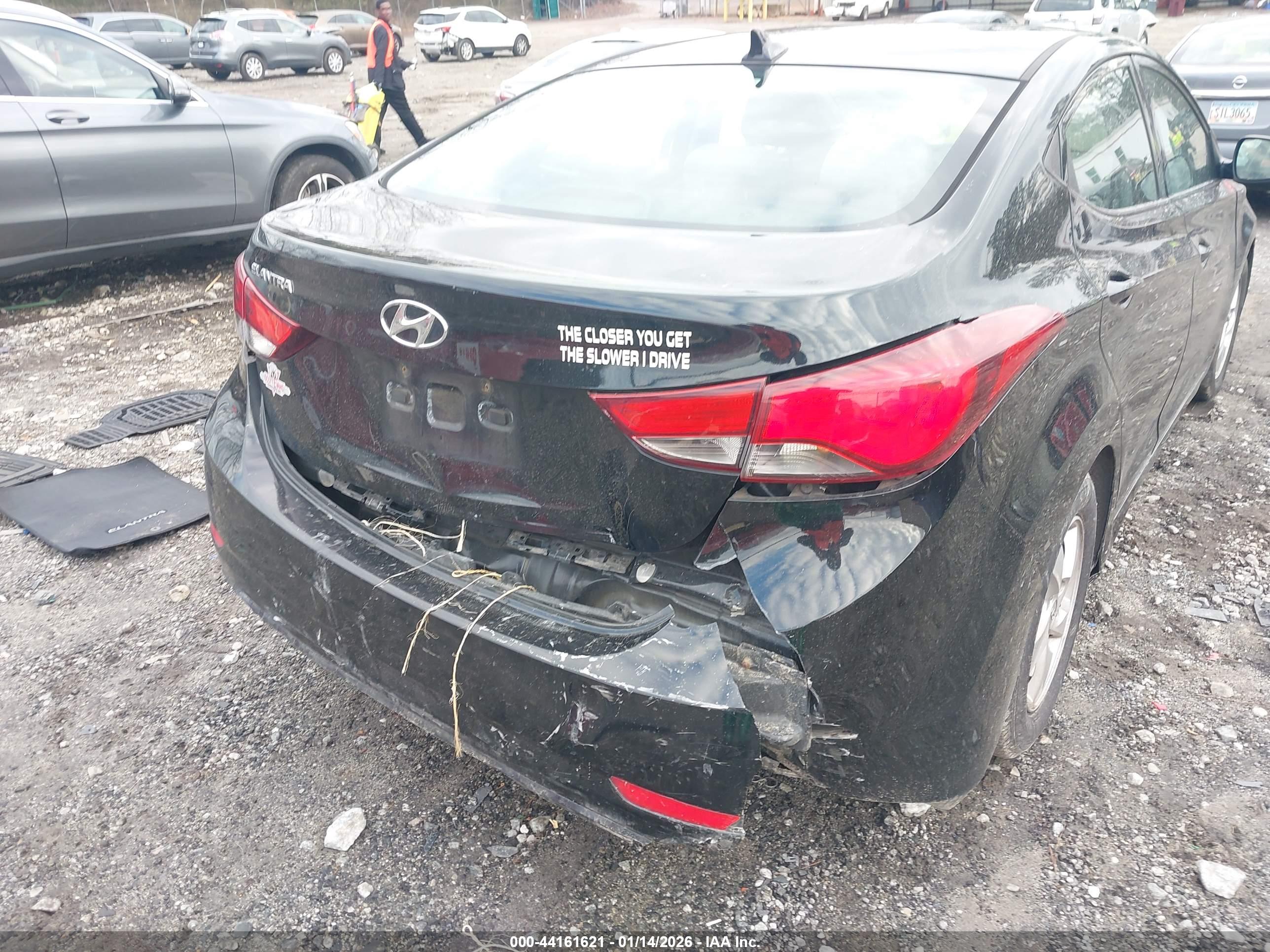 HYUNDAI ELANTRA image 6