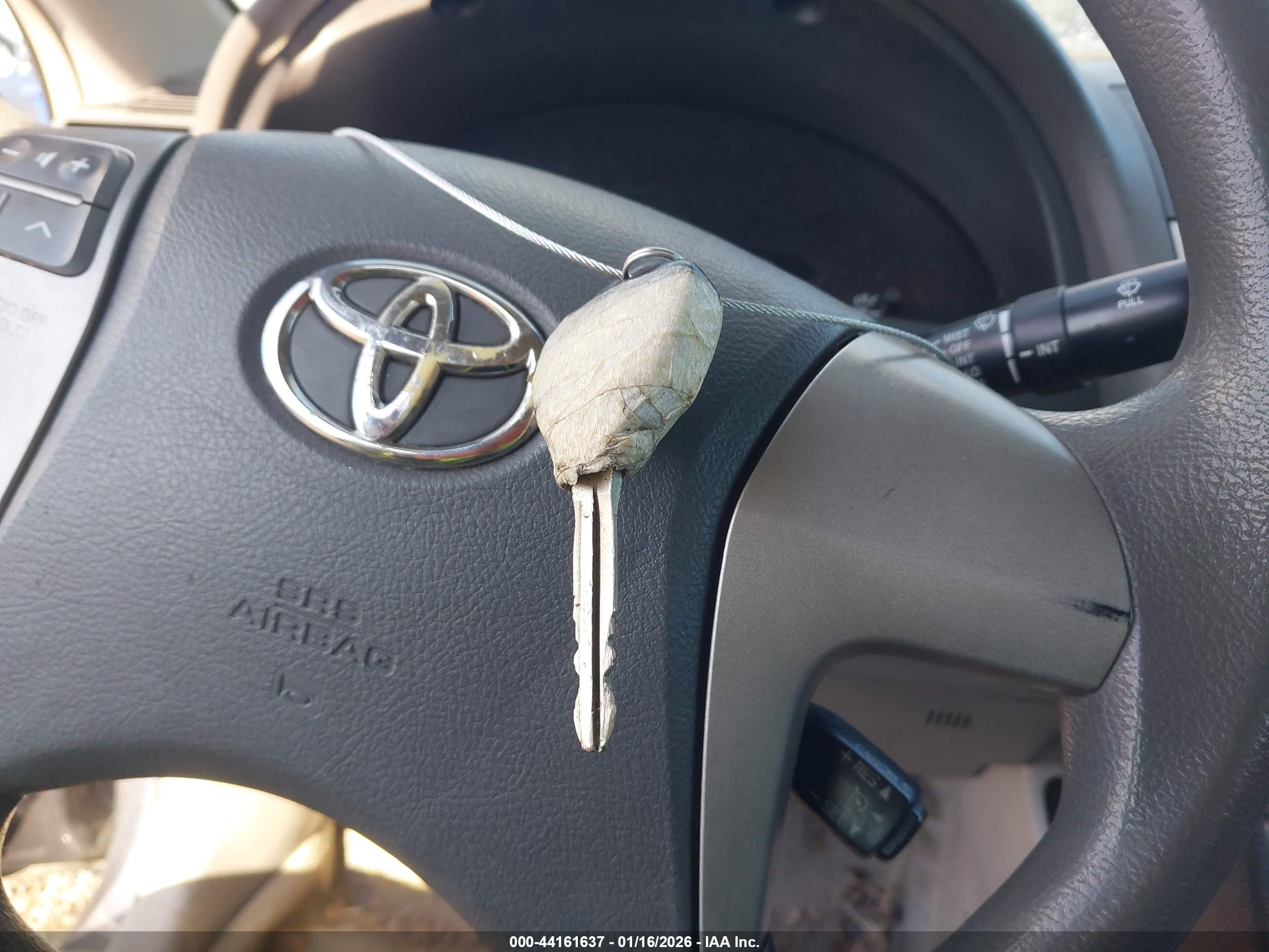 TOYOTA CAMRY image 11