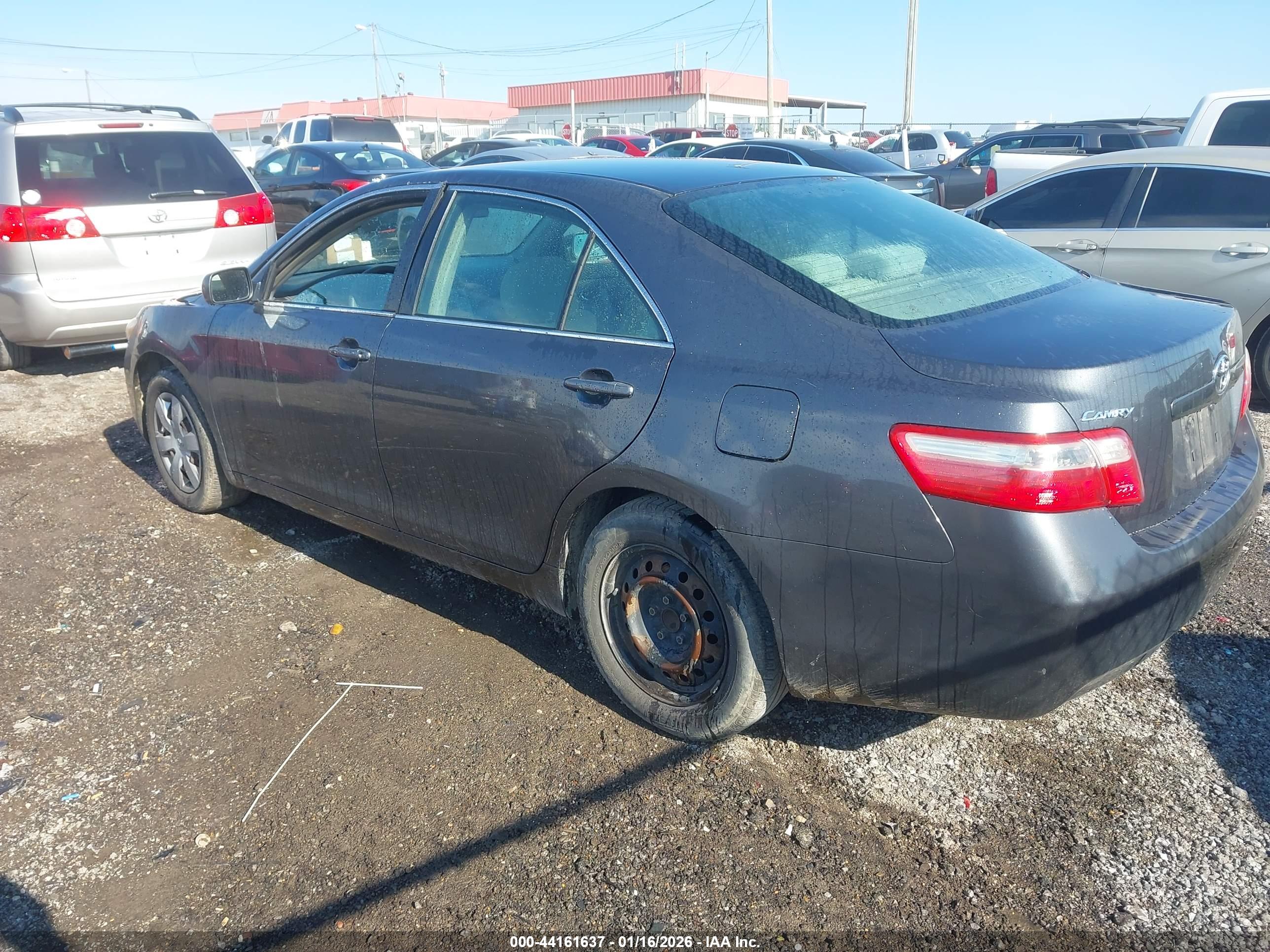 TOYOTA CAMRY image 3