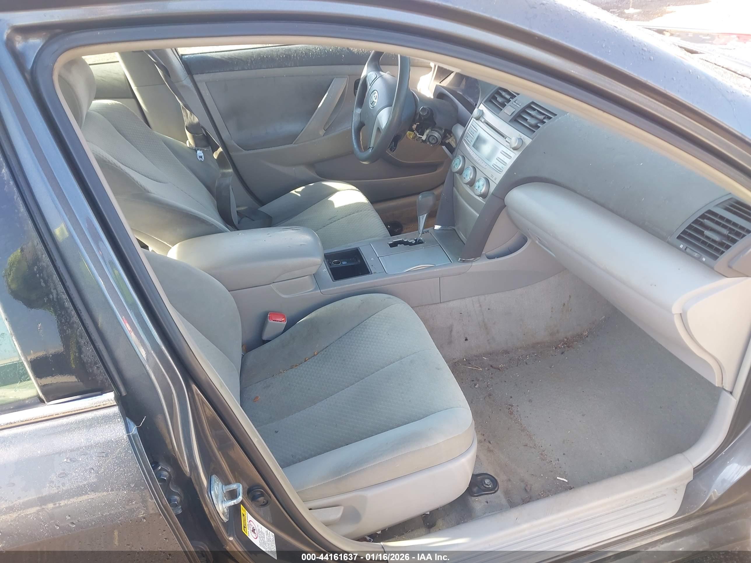 TOYOTA CAMRY image 5