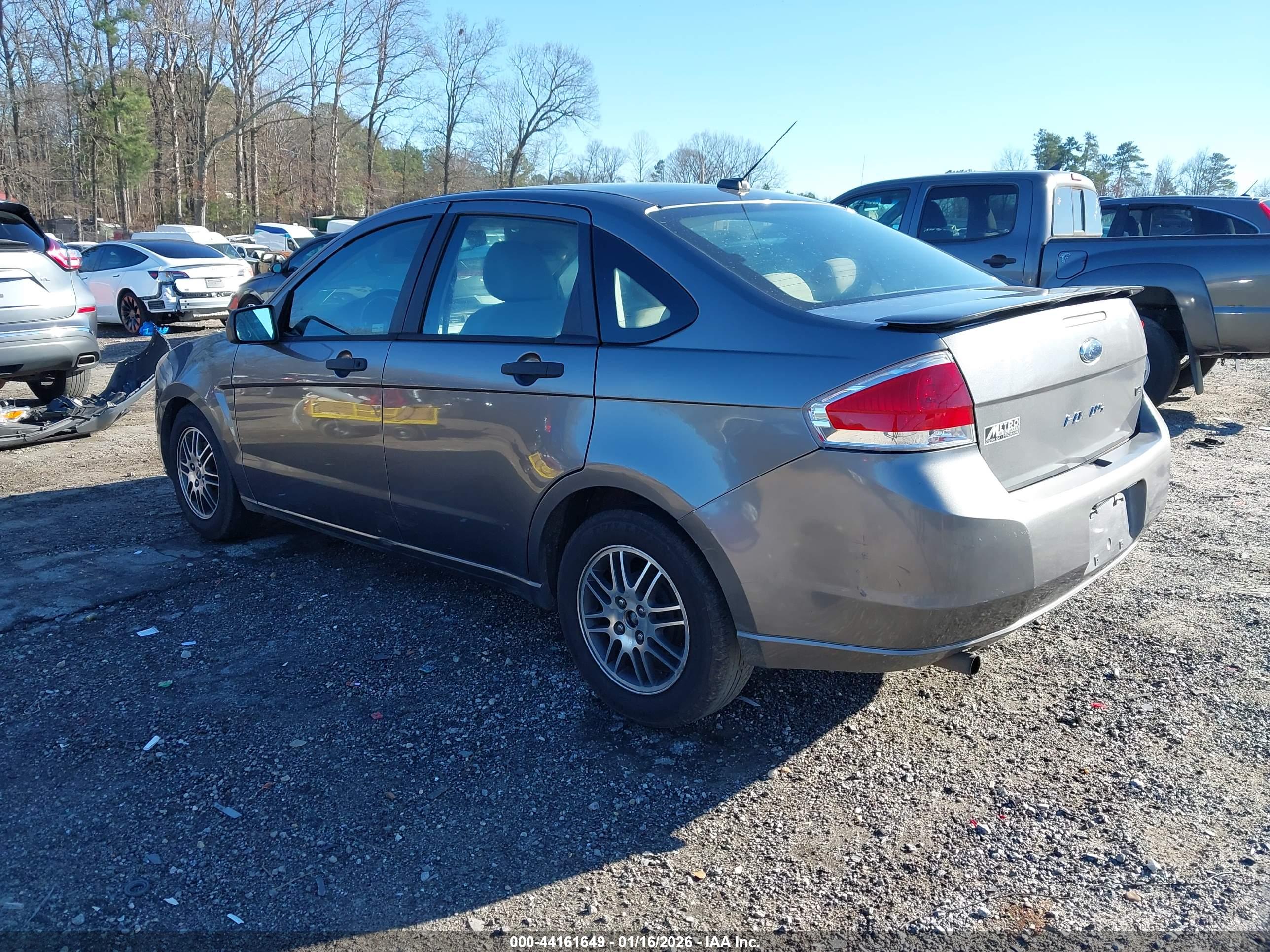 FORD FOCUS image 3