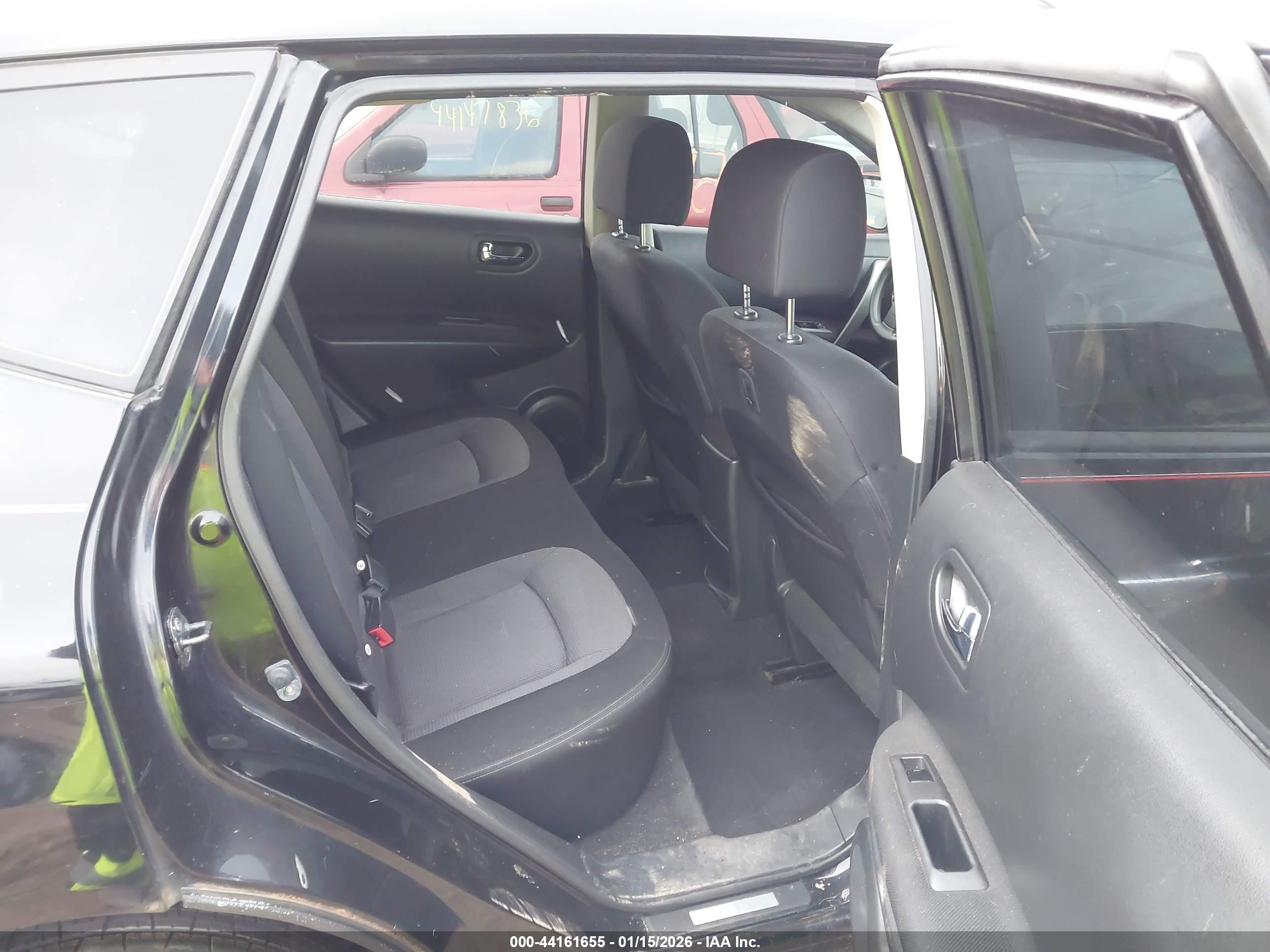 NISSAN ROGUE image 8