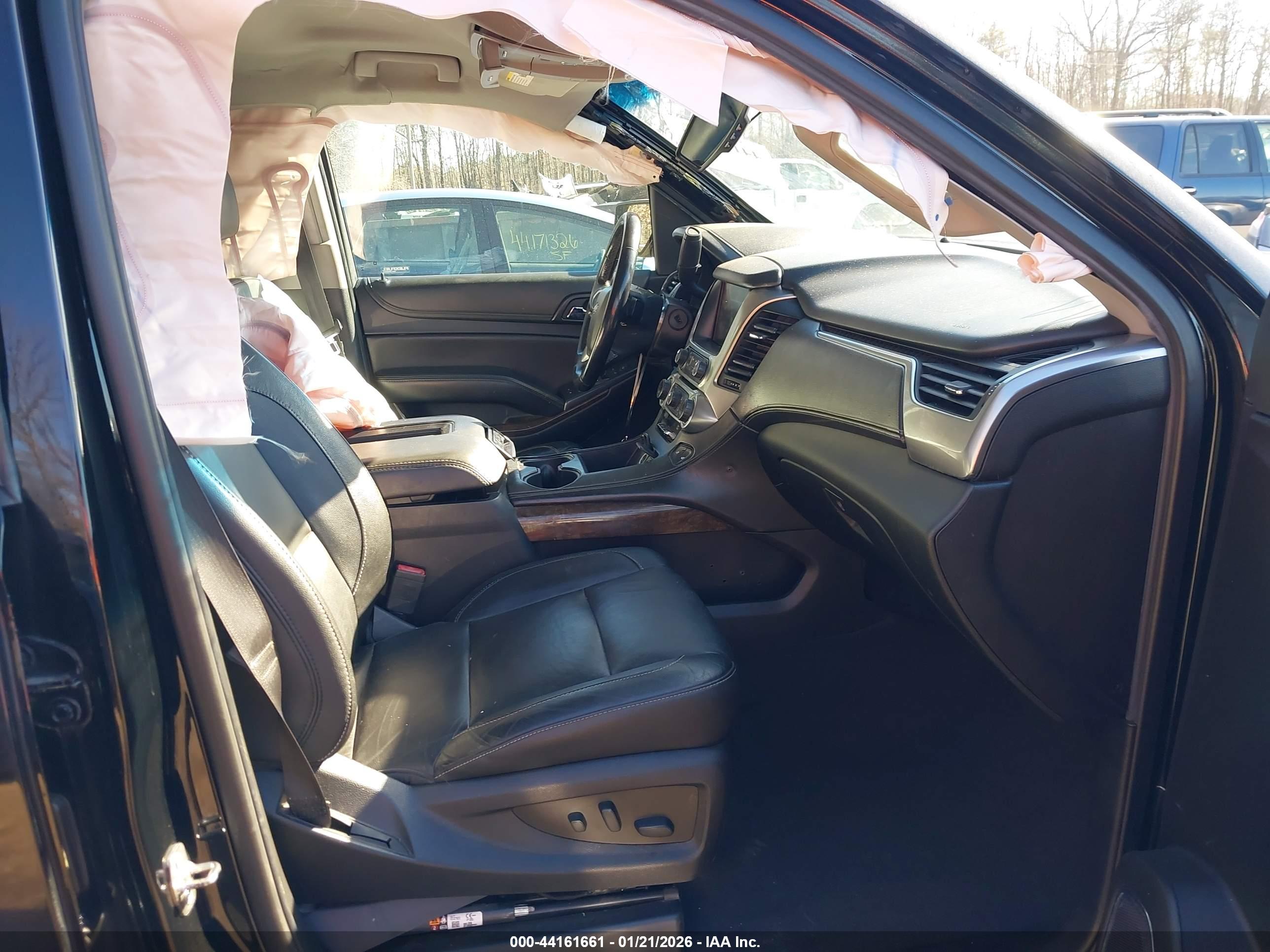 CHEVROLET SUBURBAN image 5