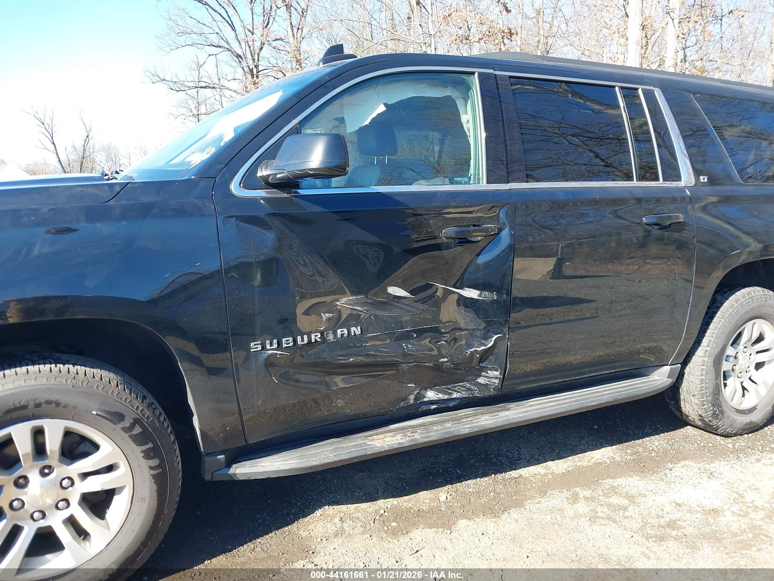 CHEVROLET SUBURBAN image 6