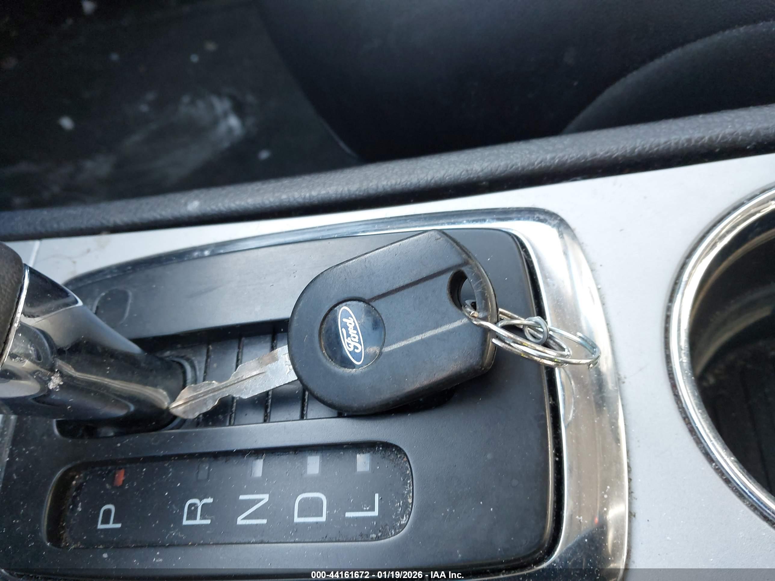 FORD FUSION image 11