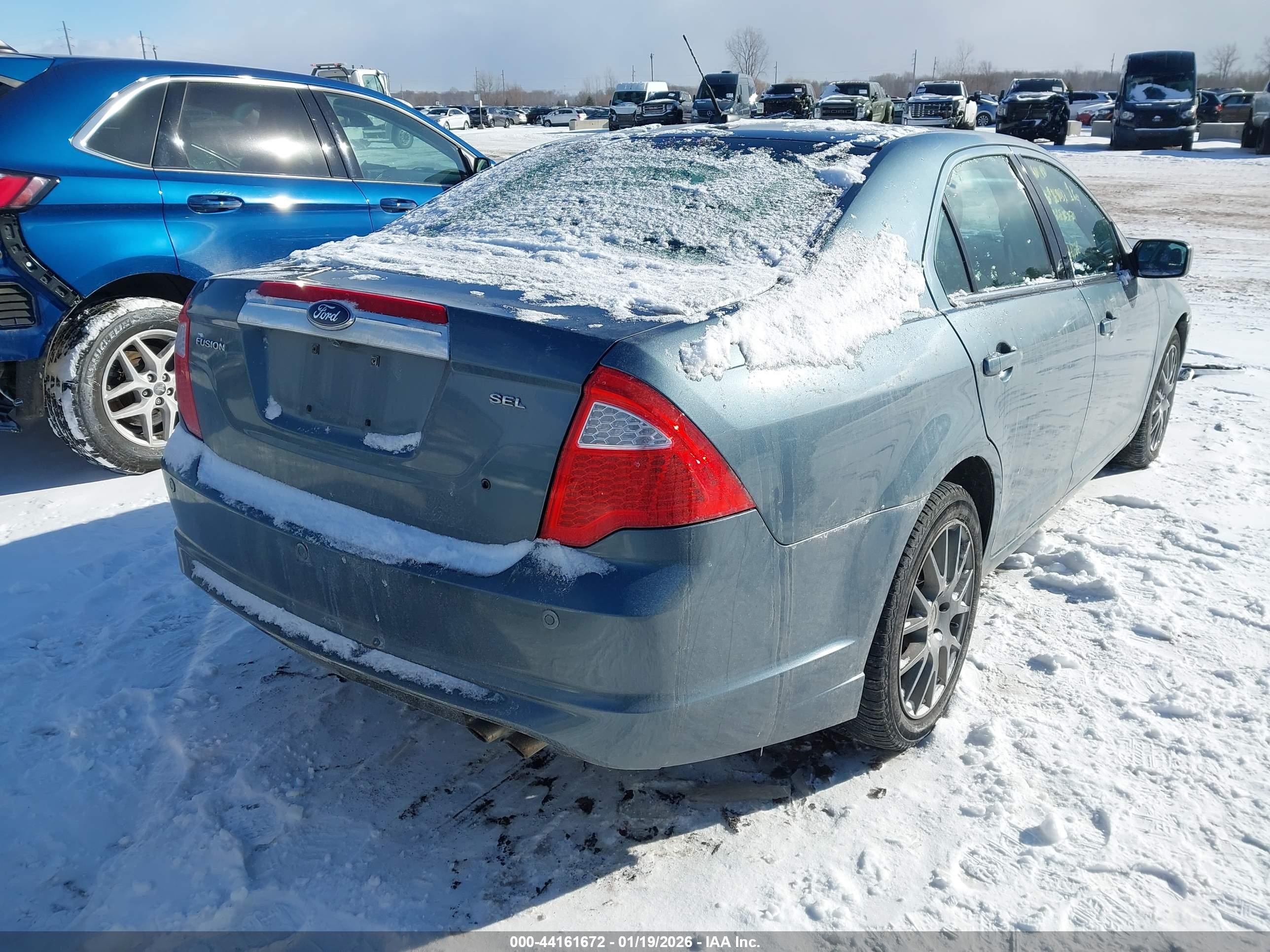 FORD FUSION image 4