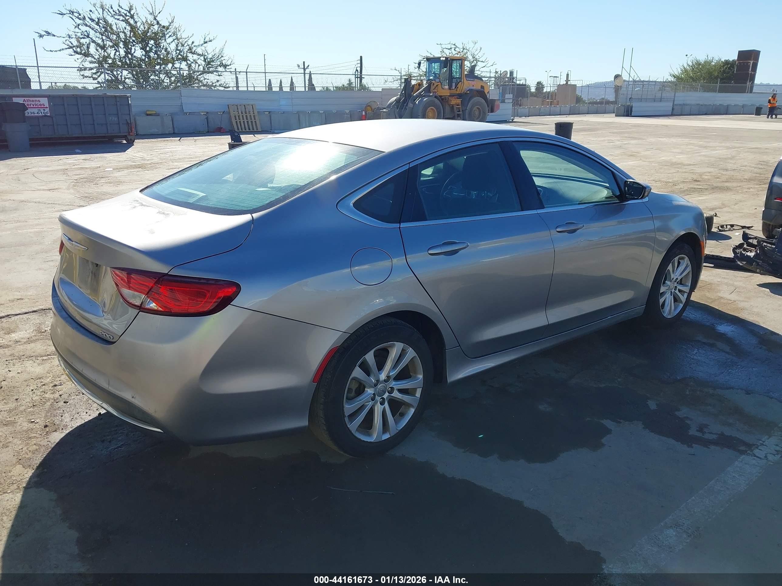 CHRYSLER 200 image 4