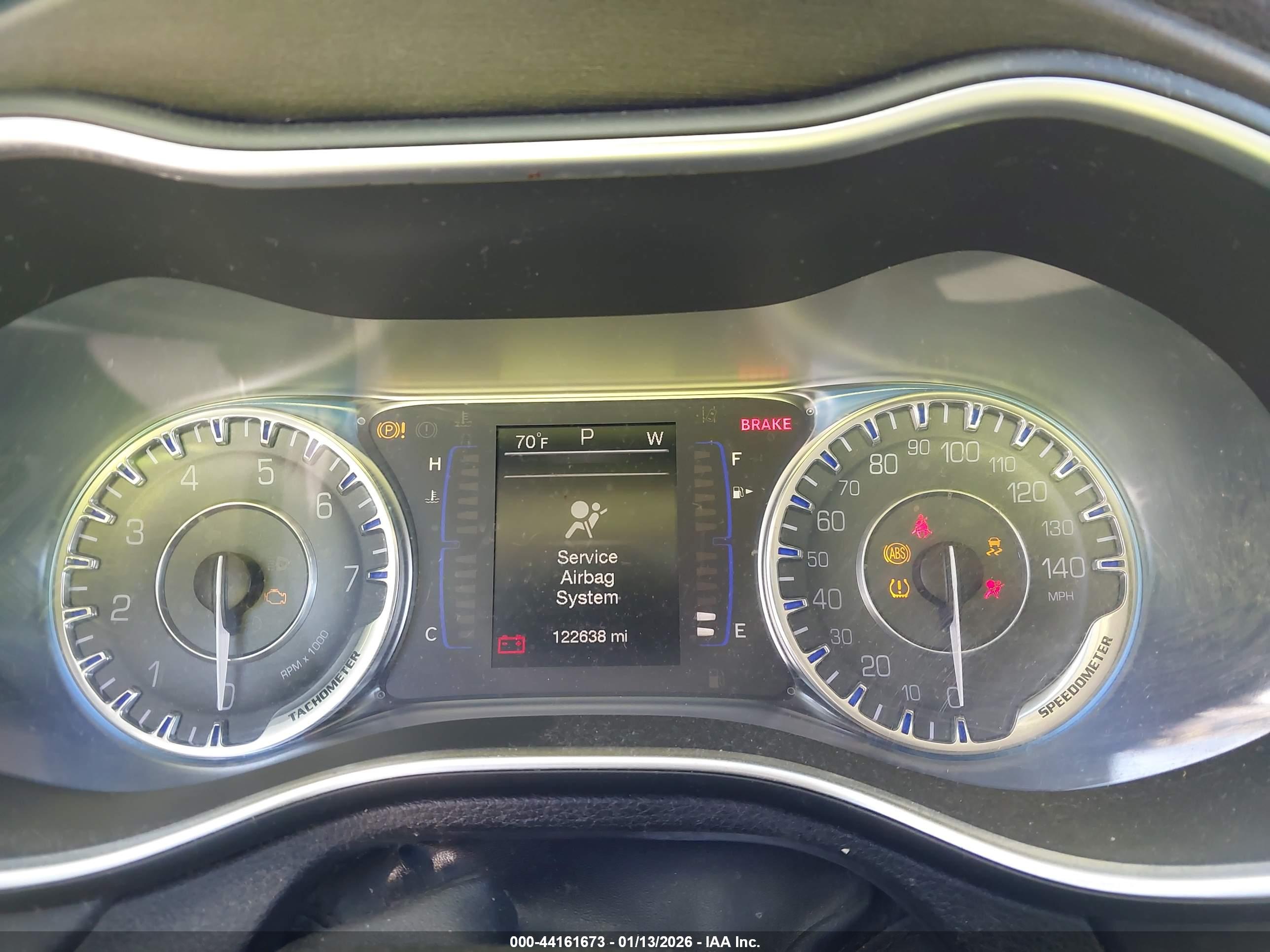 CHRYSLER 200 image 7