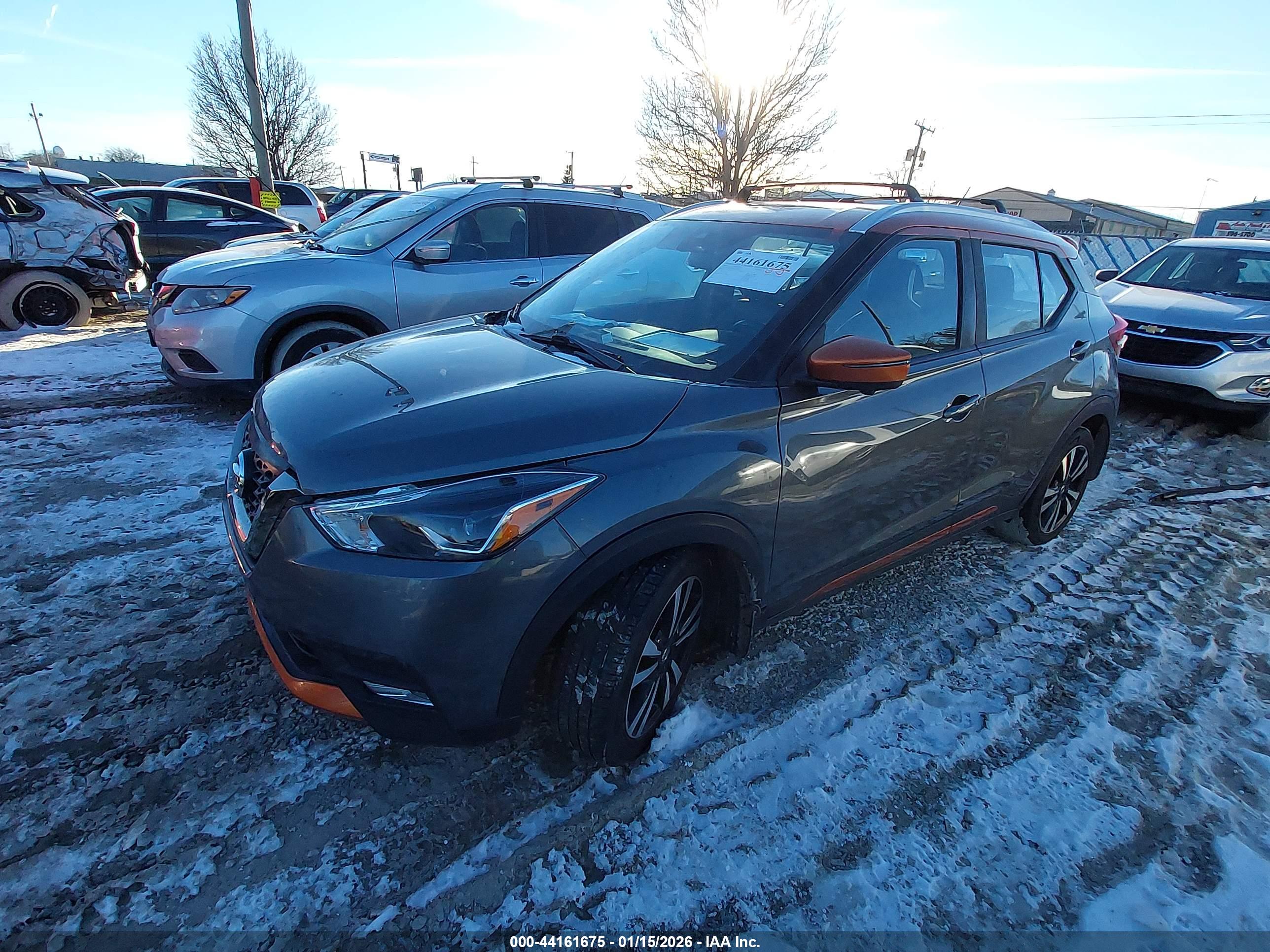NISSAN KICKS image 2