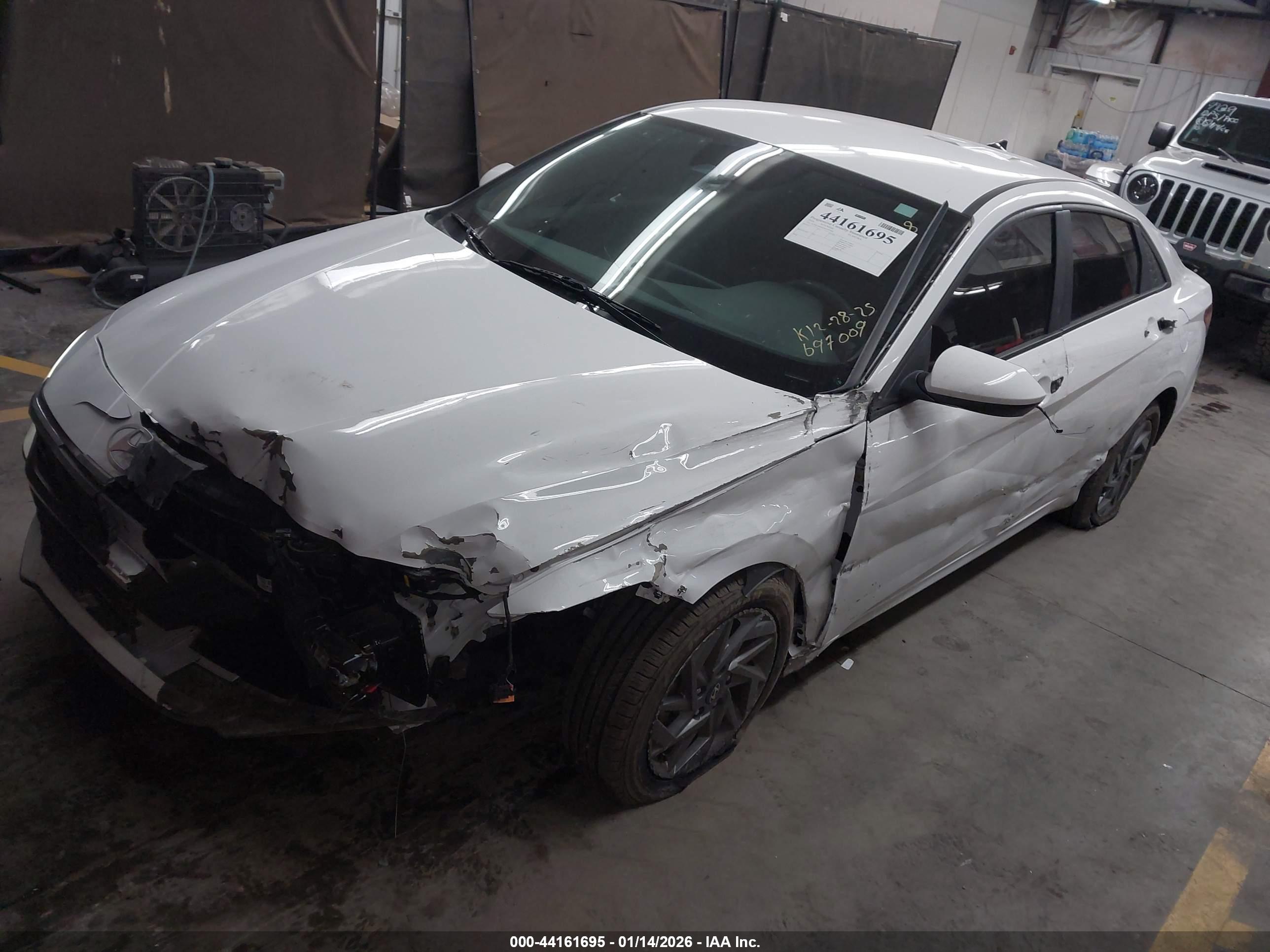 HYUNDAI ELANTRA image 2