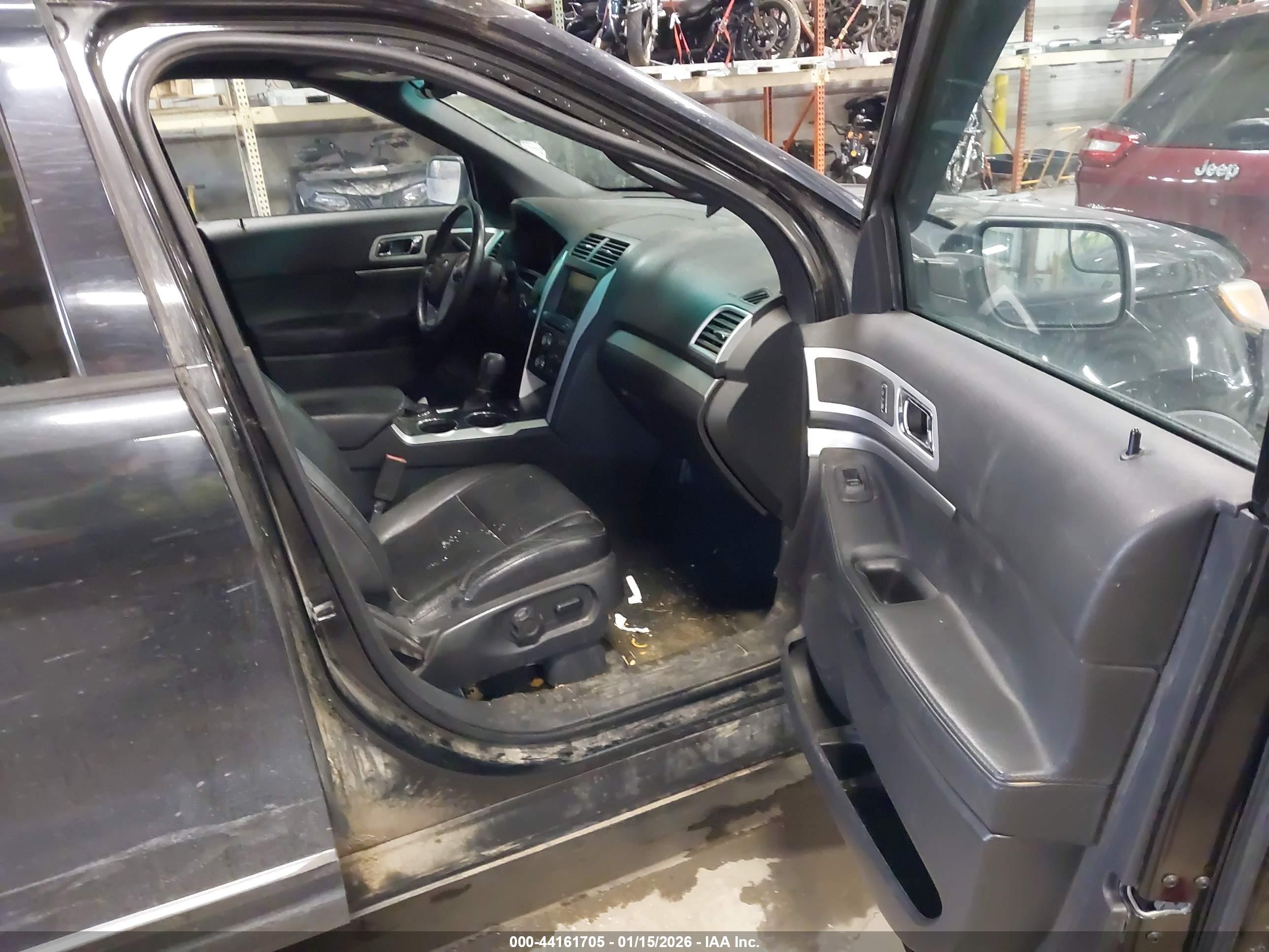 FORD EXPLORER image 5